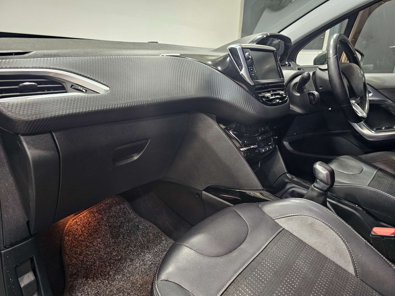 Used Peugeot 2008 2018 for sale - 76972461: Photo 82