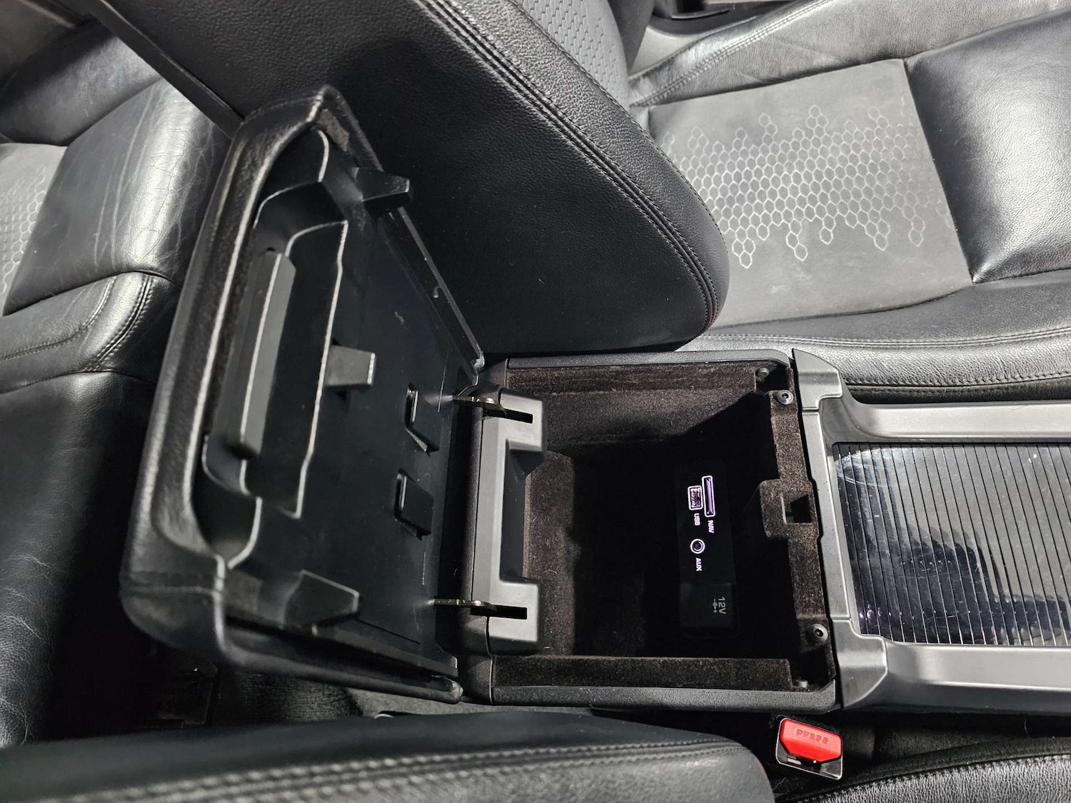 Used Land Rover Discovery Sport 2015 for sale - 77073394: Photo 66