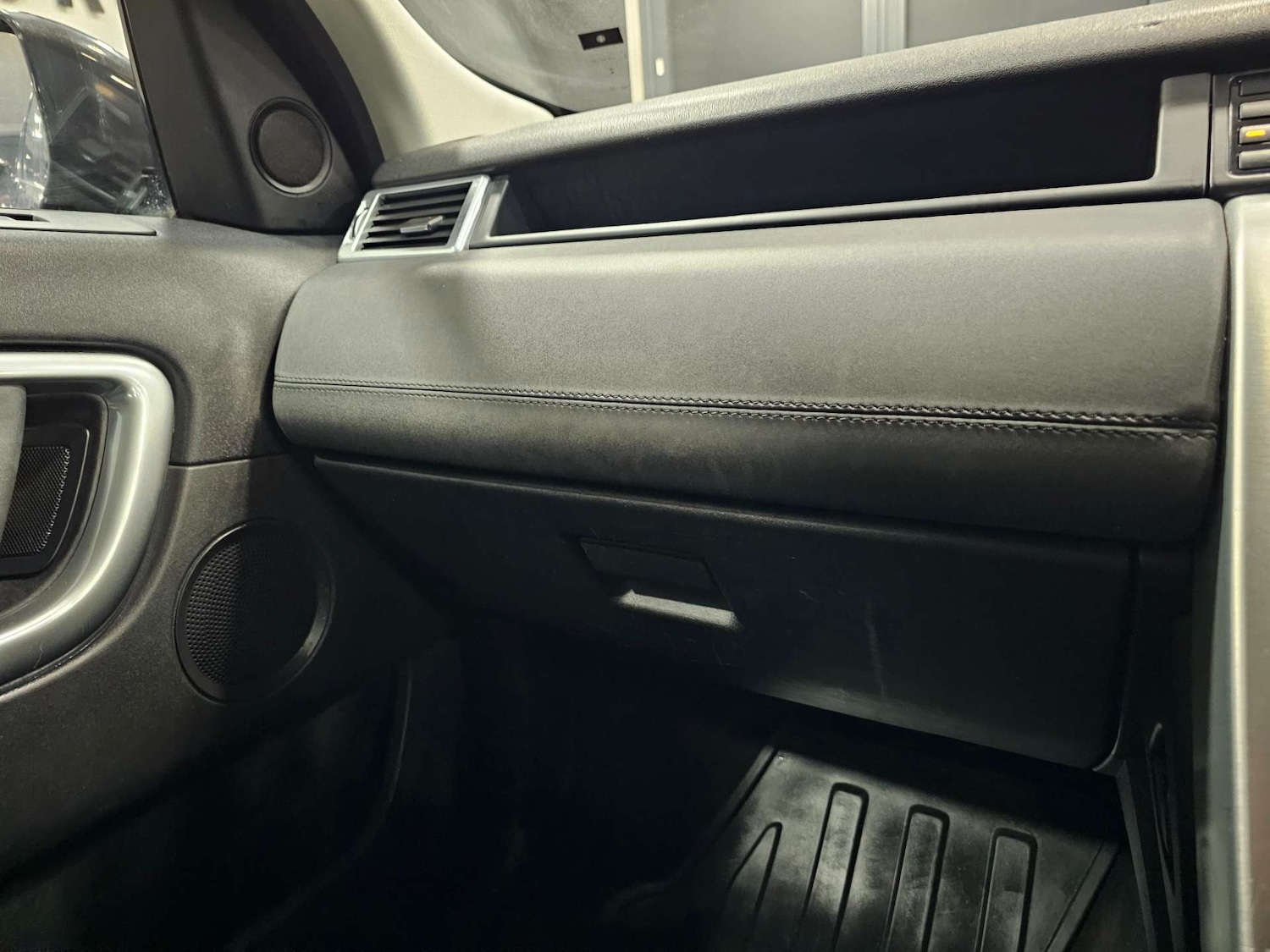 Used Land Rover Discovery Sport 2015 for sale - 77073394: Photo 76