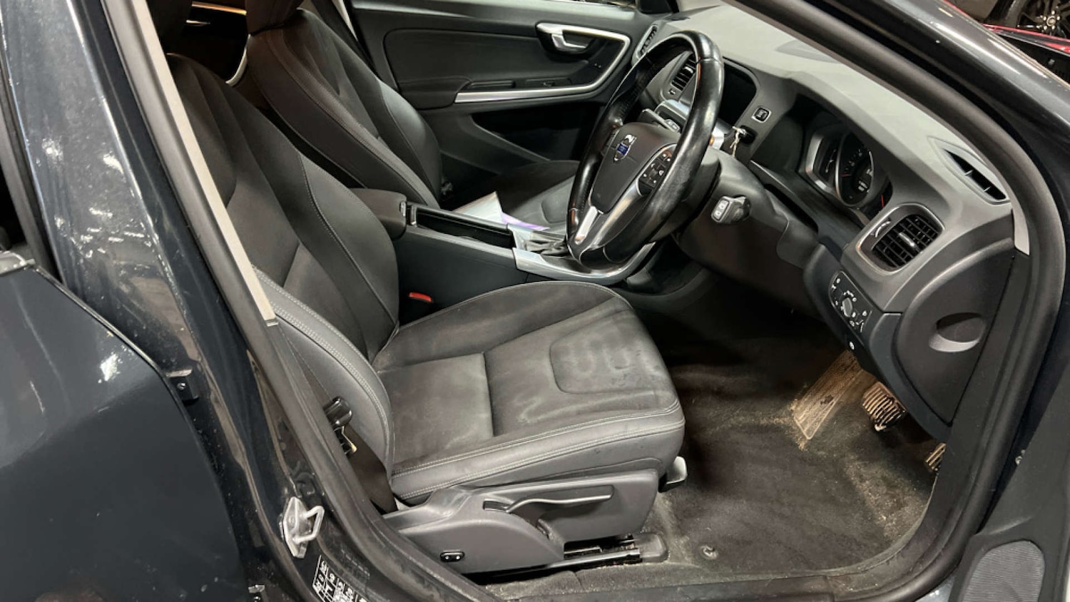 Used Volvo V60 2014 for sale - 77113503: Photo 12