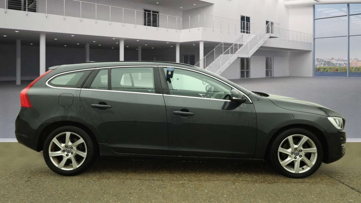 Used Volvo V60 2014 for sale - 77113503: Photo 7