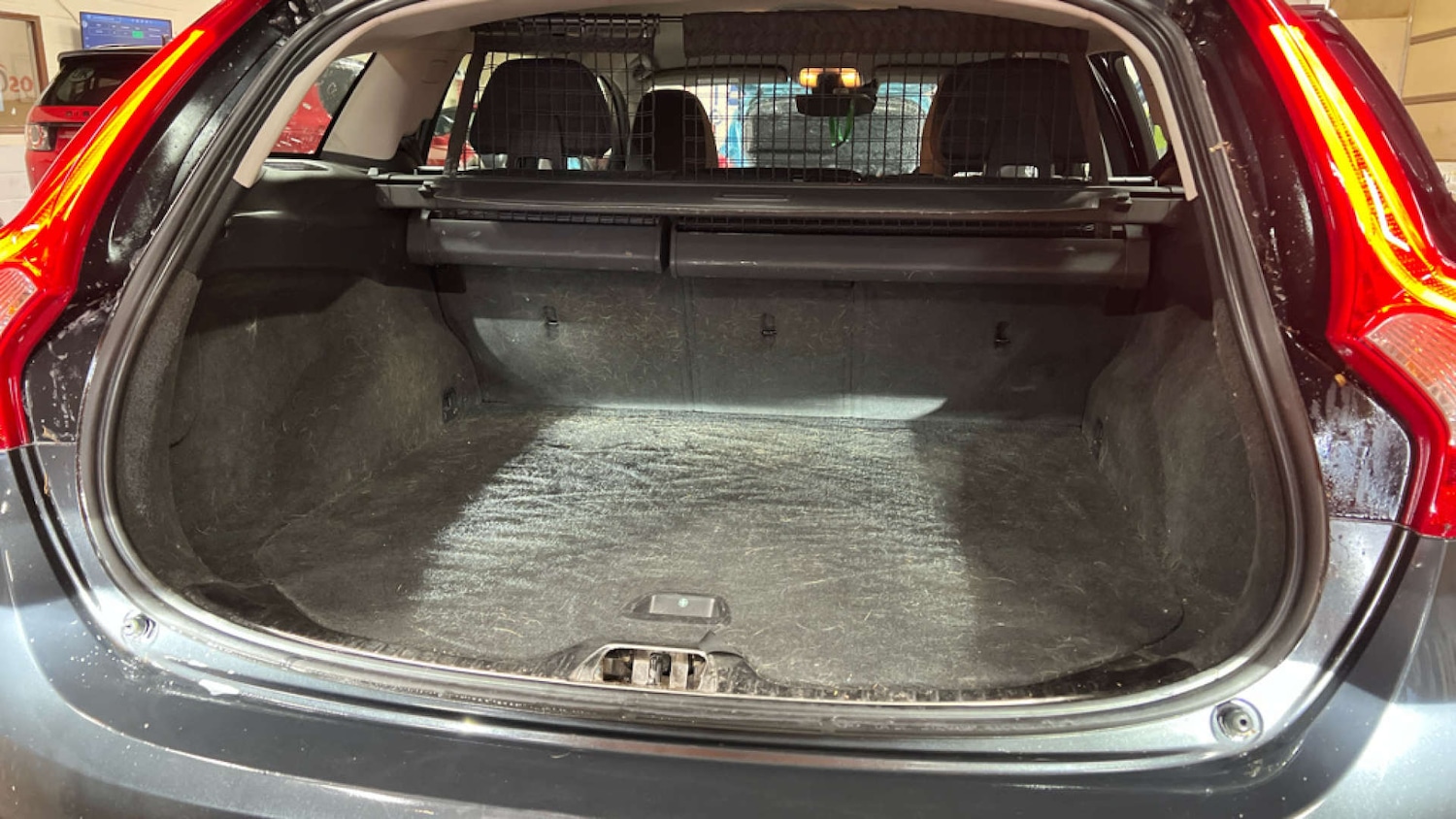 Used Volvo V60 2014 for sale - 77113503: Photo 9