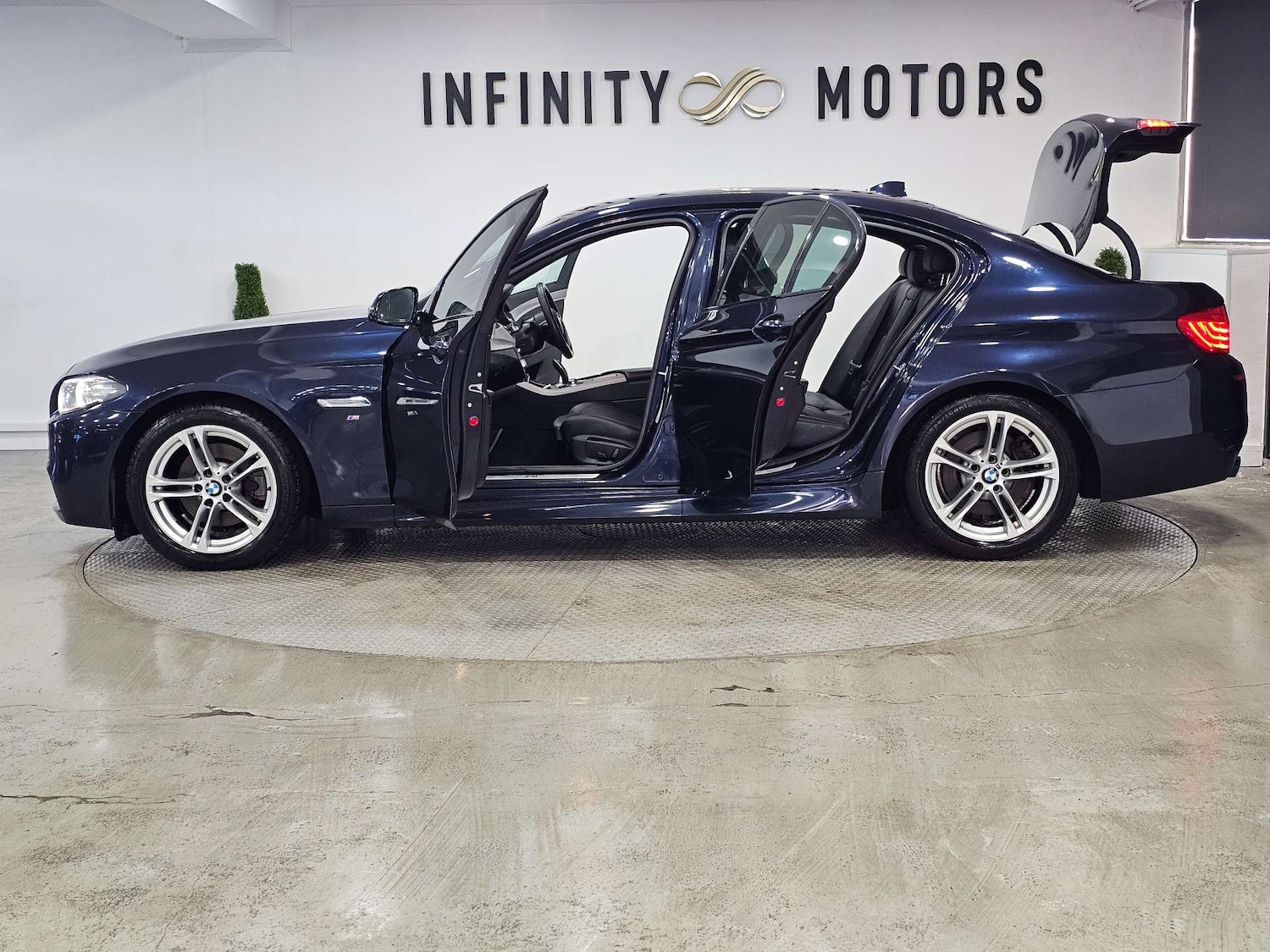 Used BMW 5 Series 2013 for sale - 76972346: Photo 45