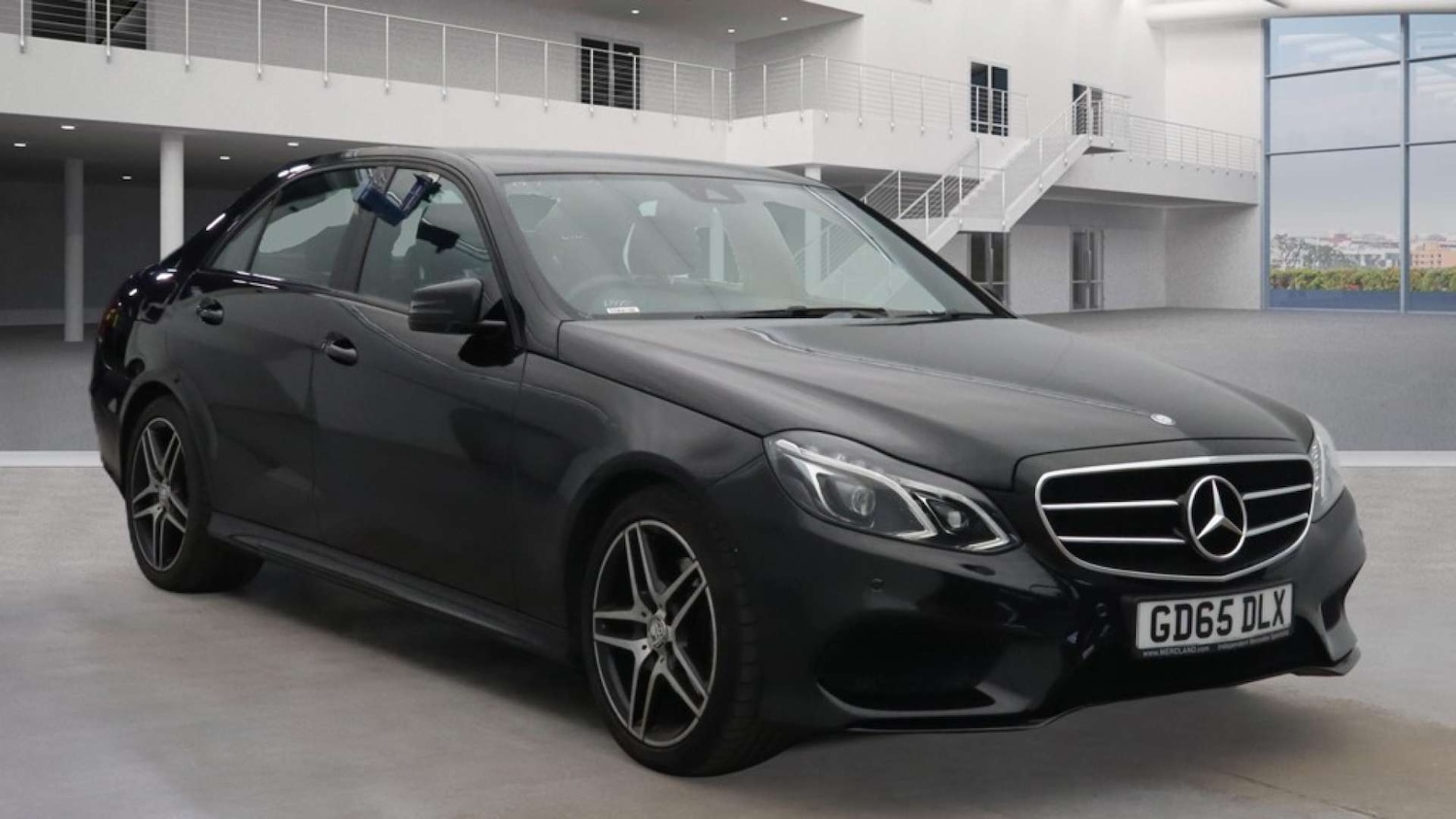 Used Mercedes-Benz E Class 2015 for sale - 77125199: Photo 1