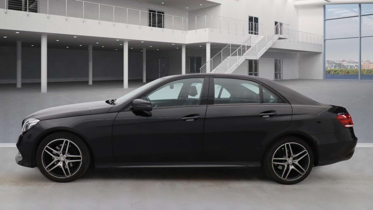 Used Mercedes-Benz E Class 2015 for sale - 77125199: Photo 8