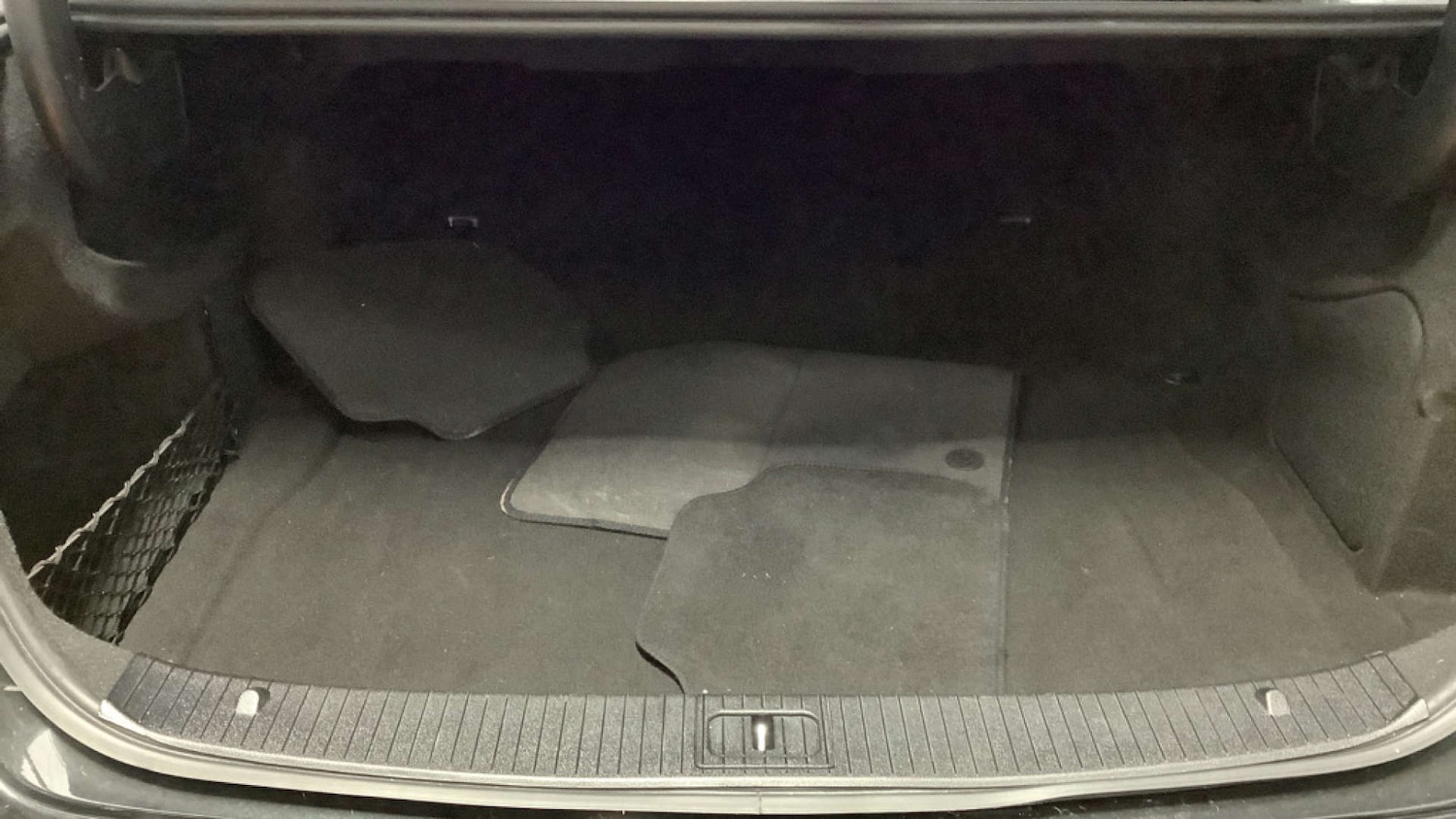 Used Mercedes-Benz E Class 2015 for sale - 77125199: Photo 9