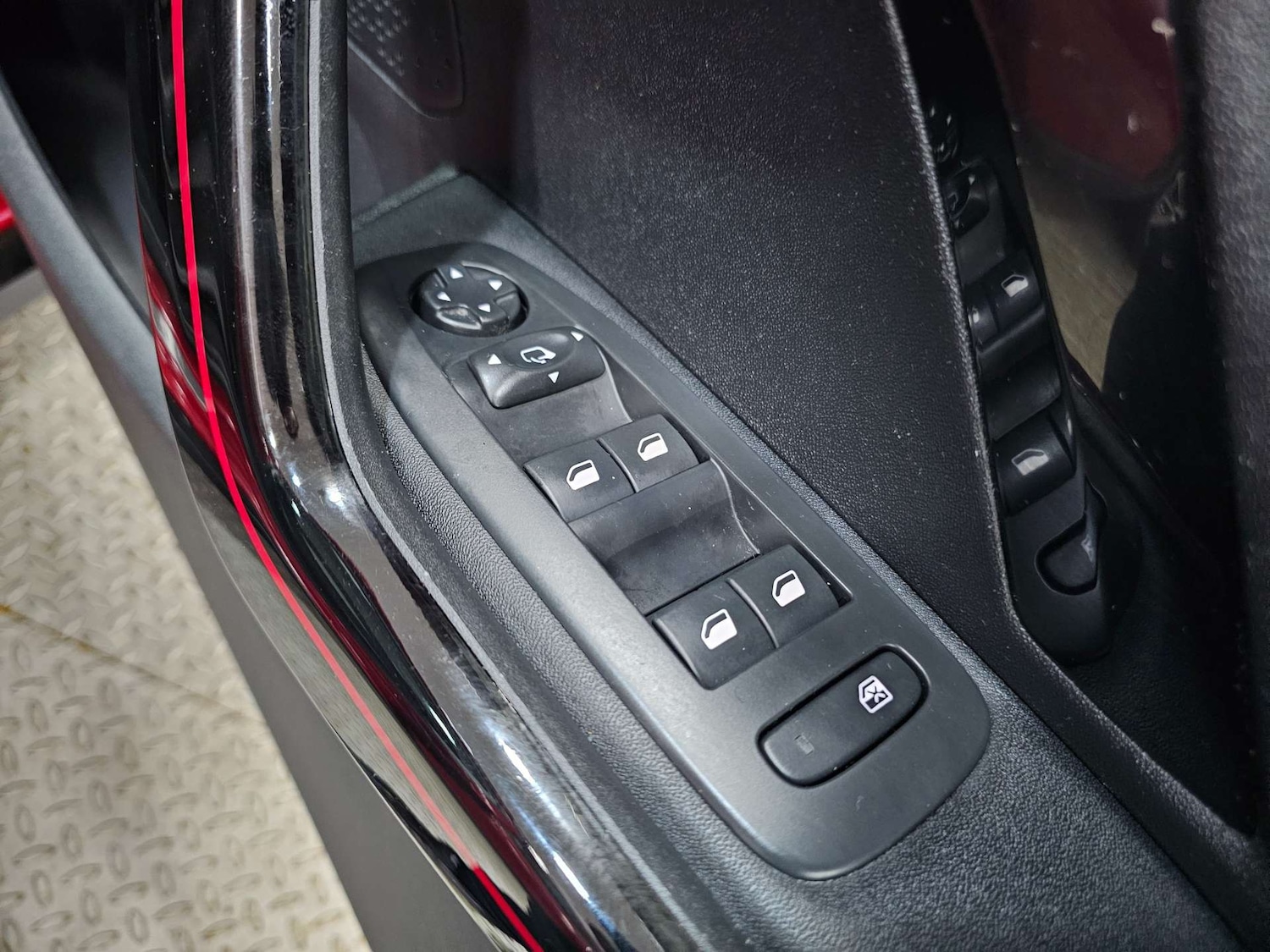 Used Peugeot 2008 2016 for sale - 77080219: Photo 23