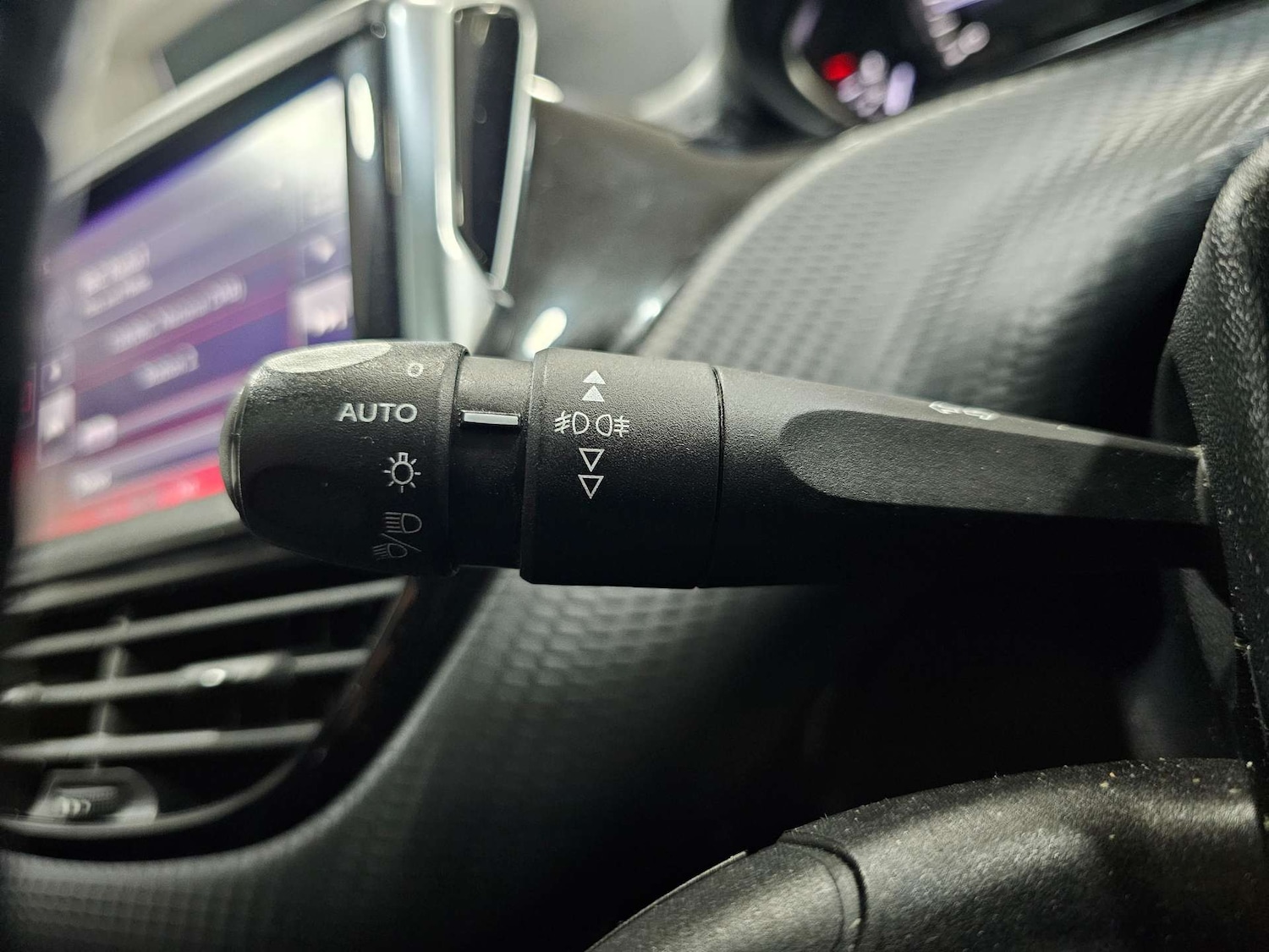 Used Peugeot 2008 2016 for sale - 77080219: Photo 29