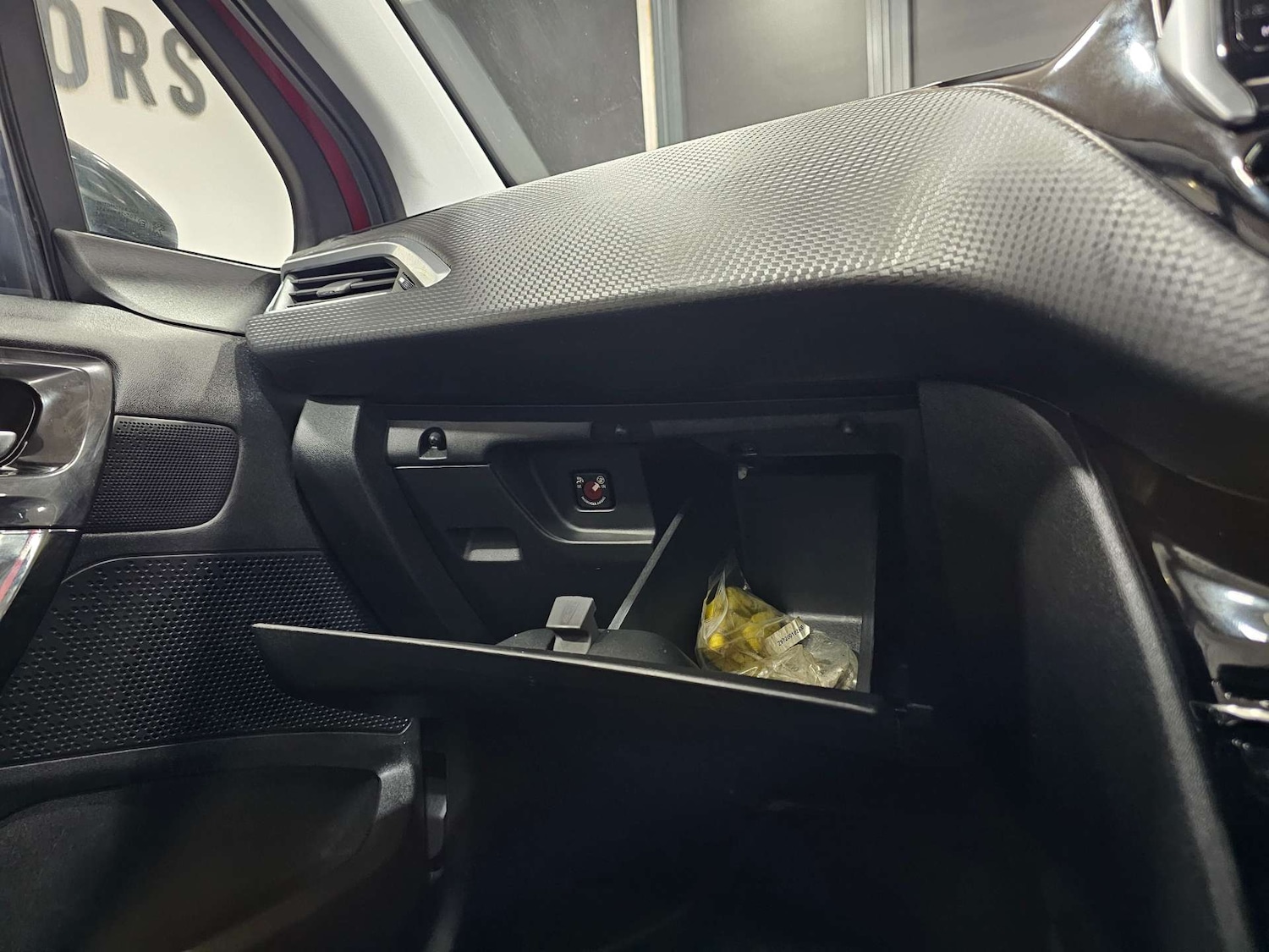 Used Peugeot 2008 2016 for sale - 77080219: Photo 35