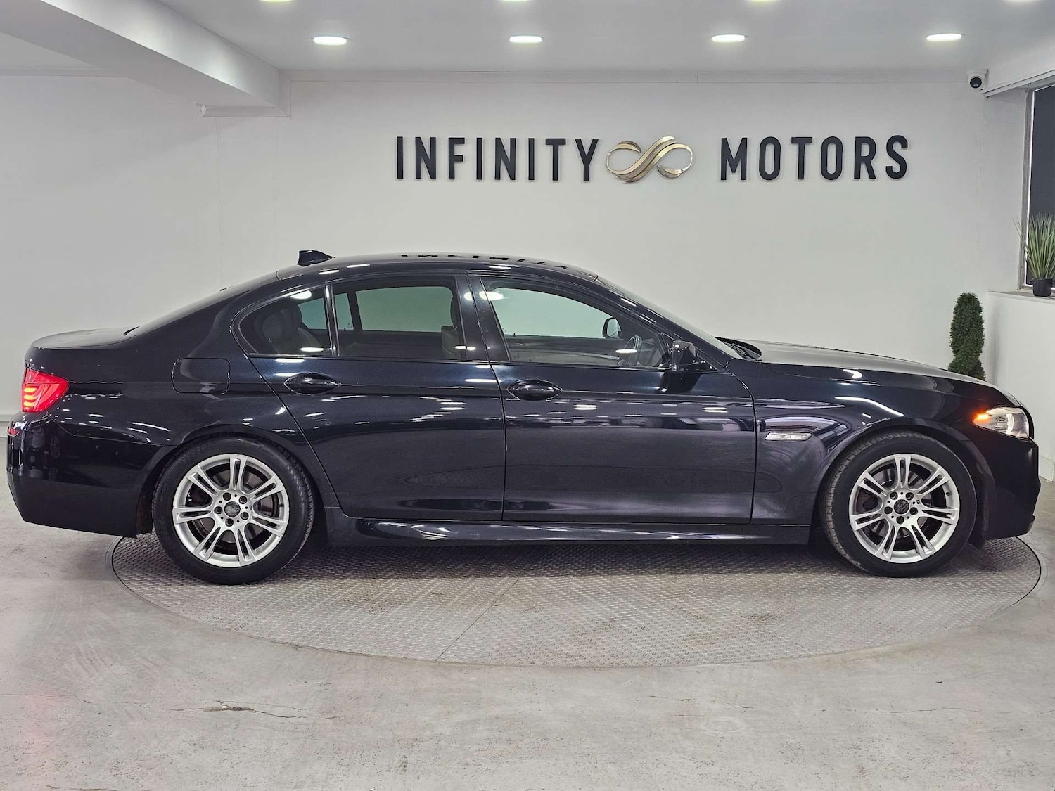 Used BMW 5 Series 2012 for sale - 77135713: Photo 28