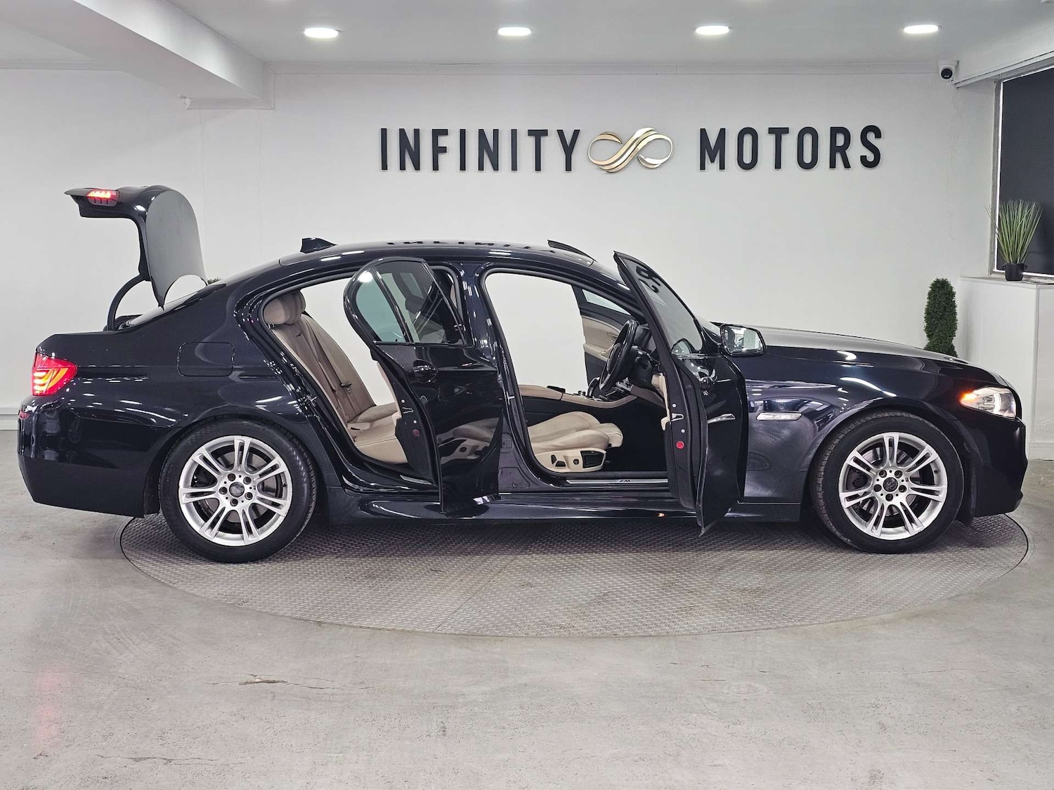 Used BMW 5 Series 2012 for sale - 77135713: Photo 35