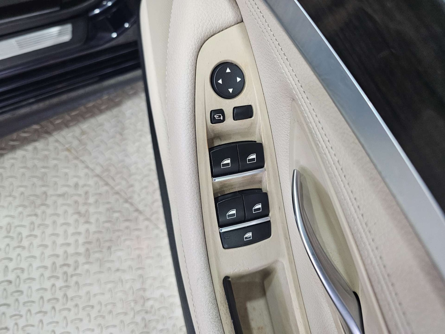 Used BMW 5 Series 2012 for sale - 77135713: Photo 45