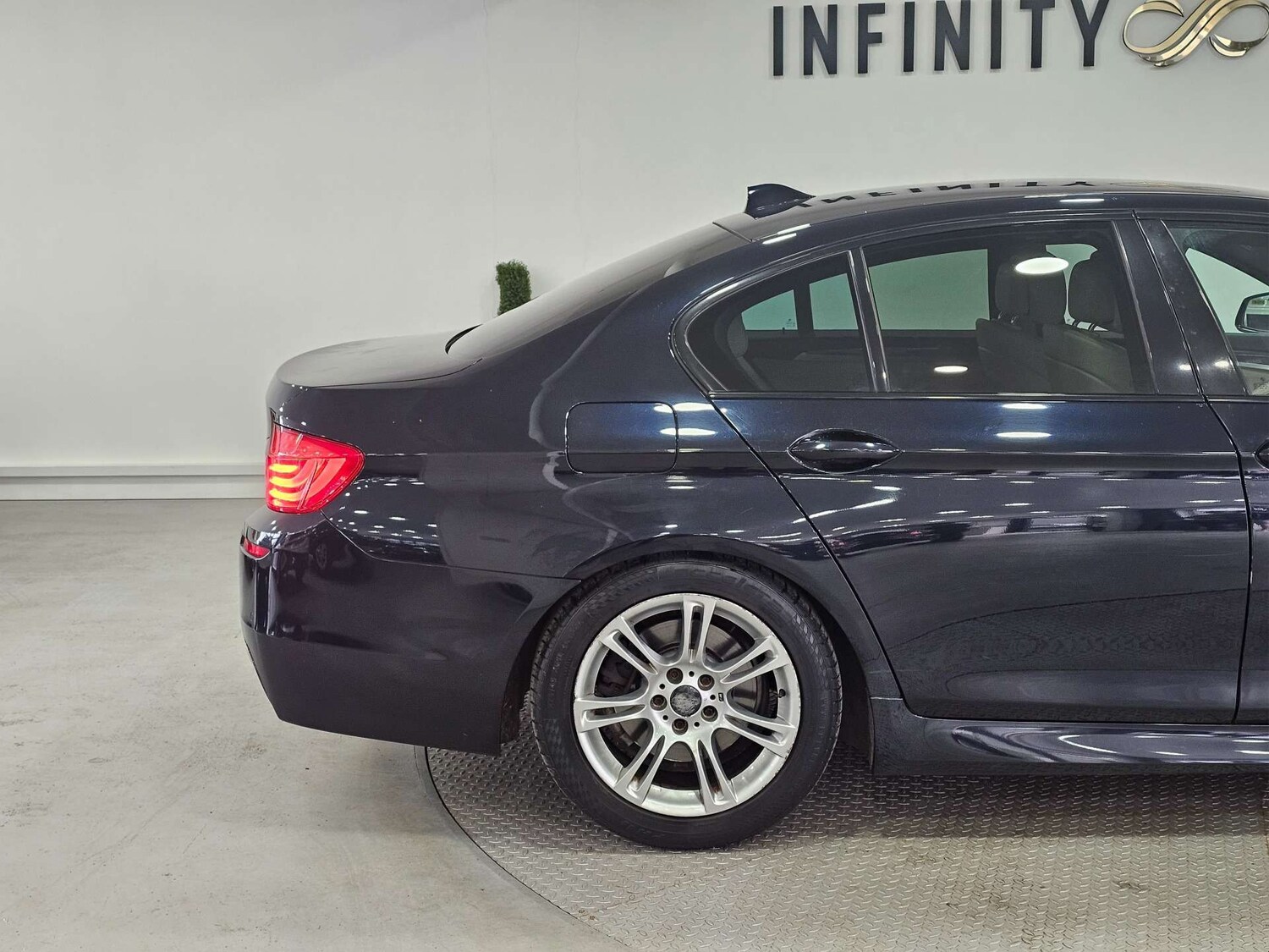 Used BMW 5 Series 2012 for sale - 77135713: Photo 46