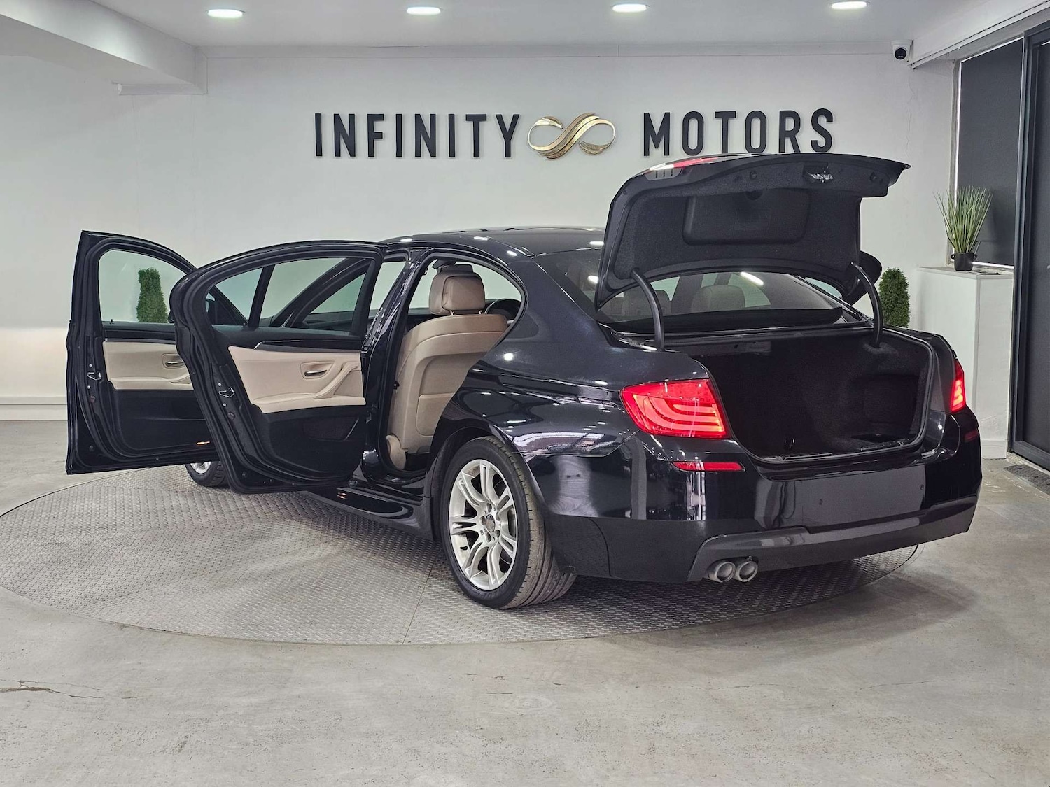 Used BMW 5 Series 2012 for sale - 77135713: Photo 87