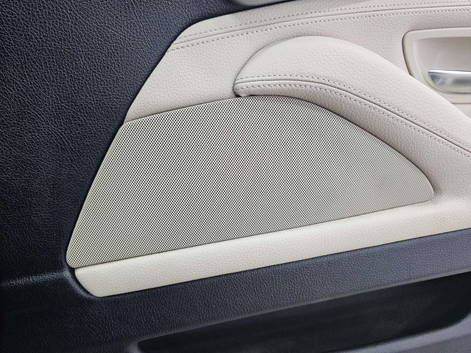 Used BMW 5 Series 2012 for sale - 77135713: Photo 97