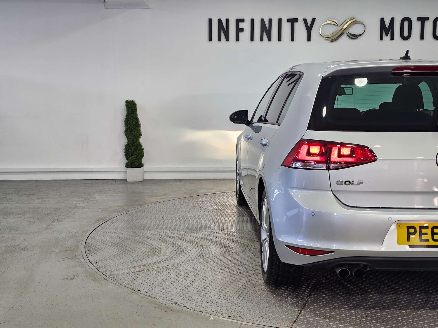 Used Volkswagen Golf 2015 for sale - 77151110: Photo 30