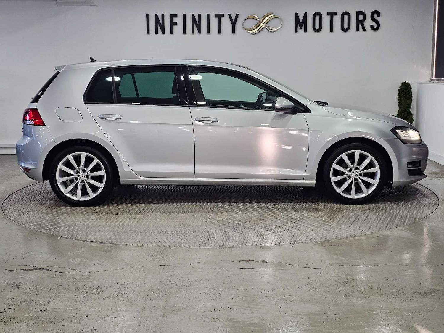 Used Volkswagen Golf 2015 for sale - 77151110: Photo 34