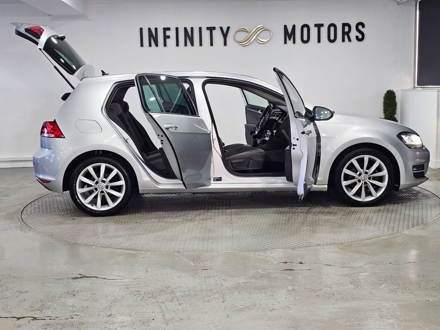 Used Volkswagen Golf 2015 for sale - 77151110: Photo 41