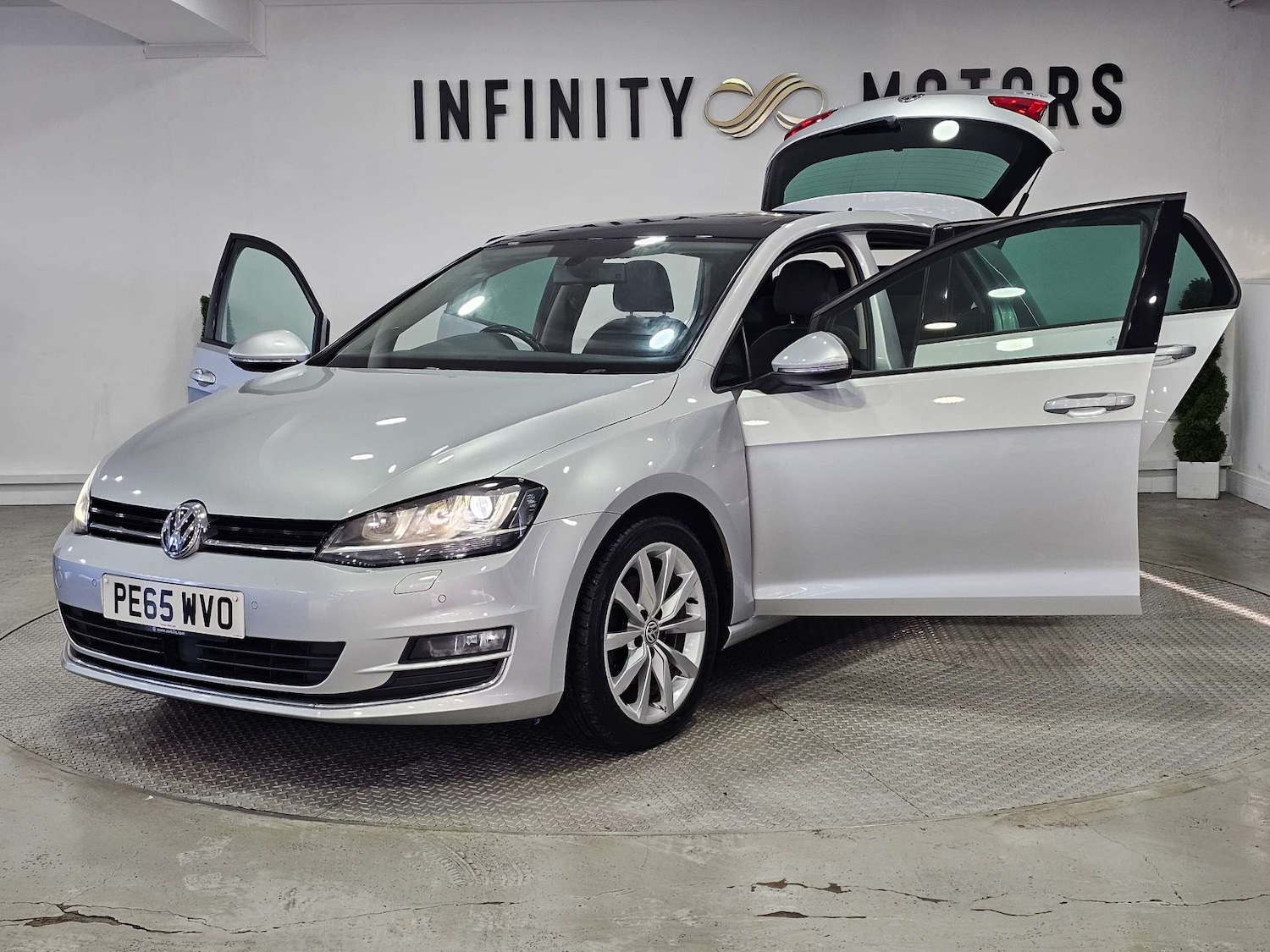 Used Volkswagen Golf 2015 for sale - 77151110: Photo 44