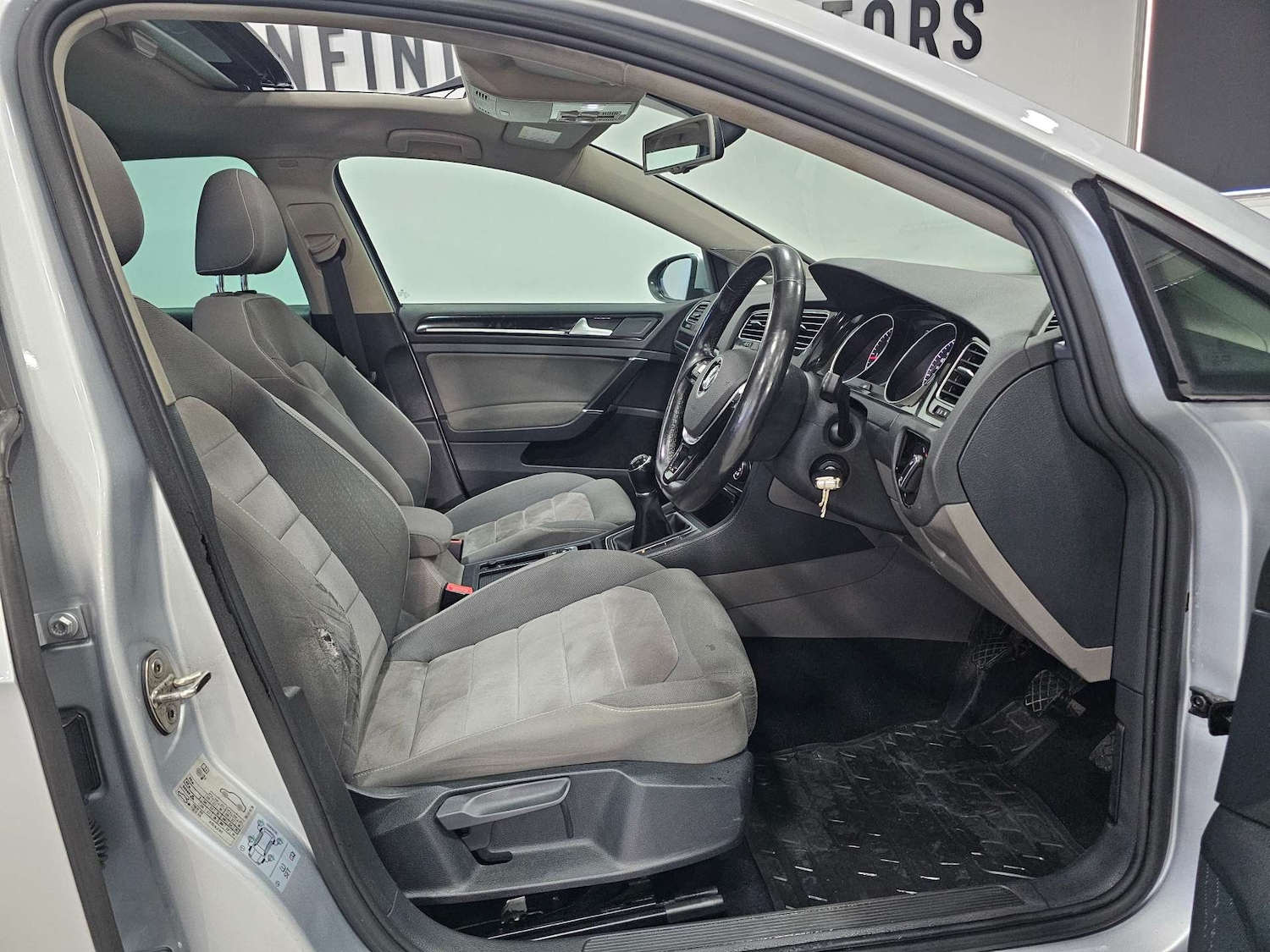 Used Volkswagen Golf 2015 for sale - 77151110: Photo 5