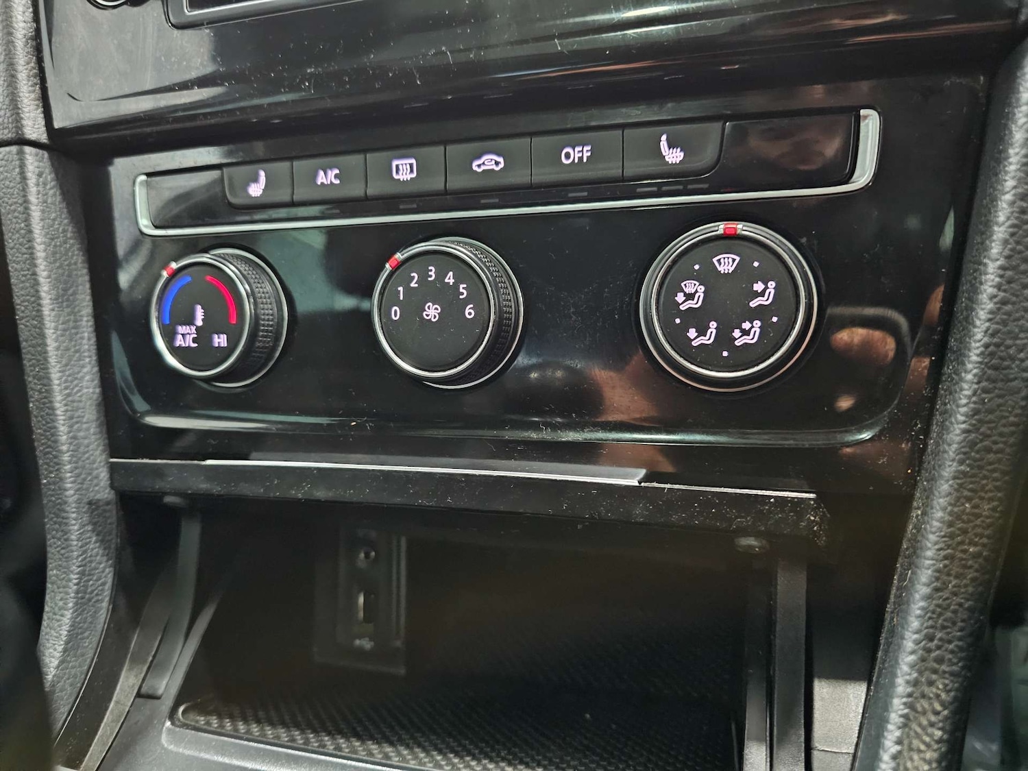 Used Volkswagen Golf 2015 for sale - 77151110: Photo 68