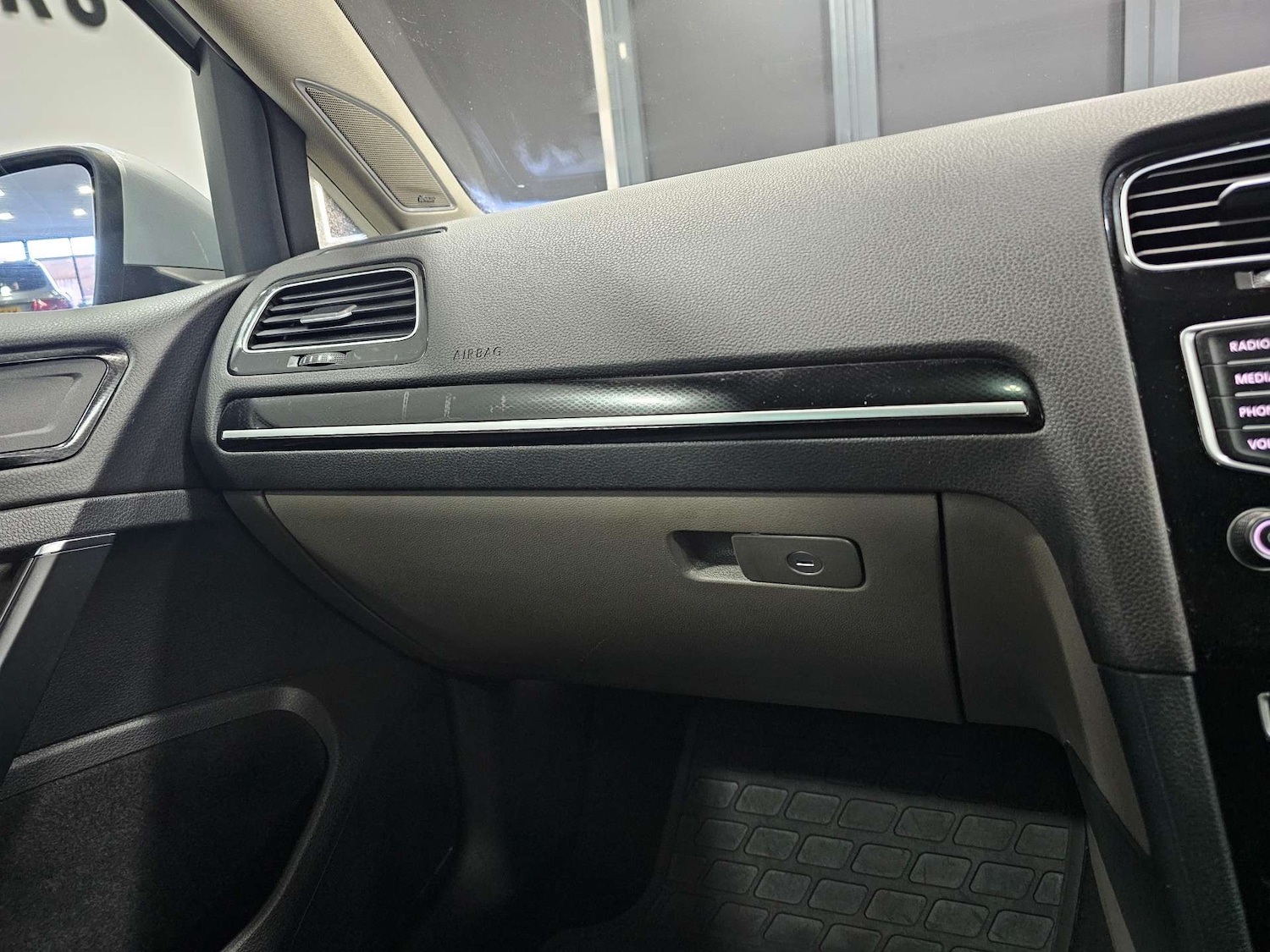 Used Volkswagen Golf 2015 for sale - 77151110: Photo 74