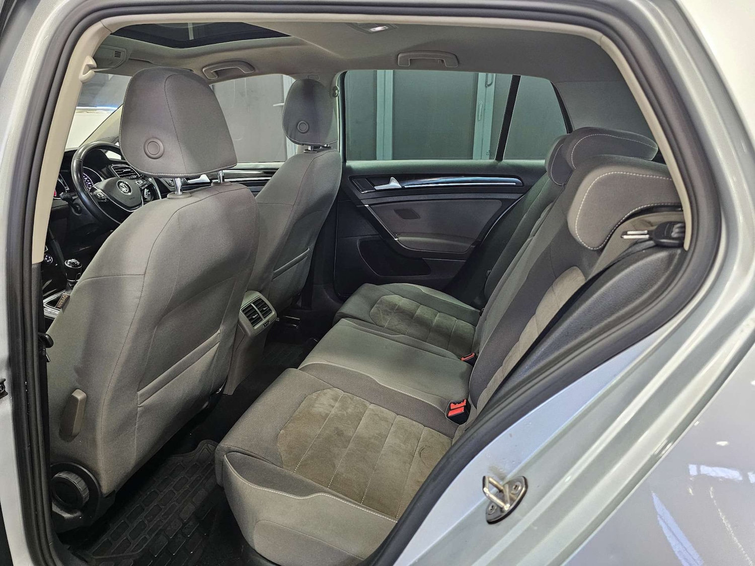 Used Volkswagen Golf 2015 for sale - 77151110: Photo 84