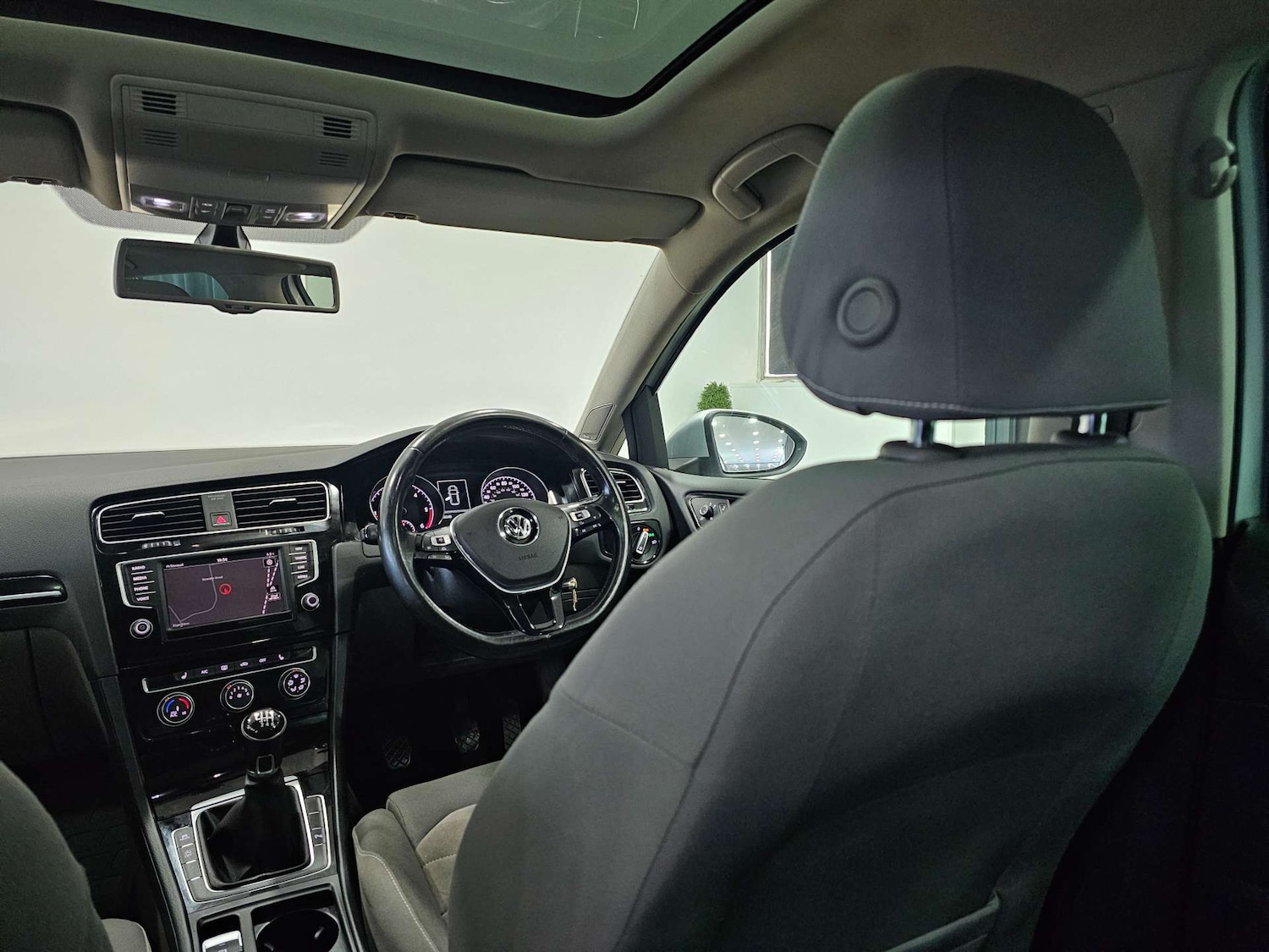 Used Volkswagen Golf 2015 for sale - 77151110: Photo 87