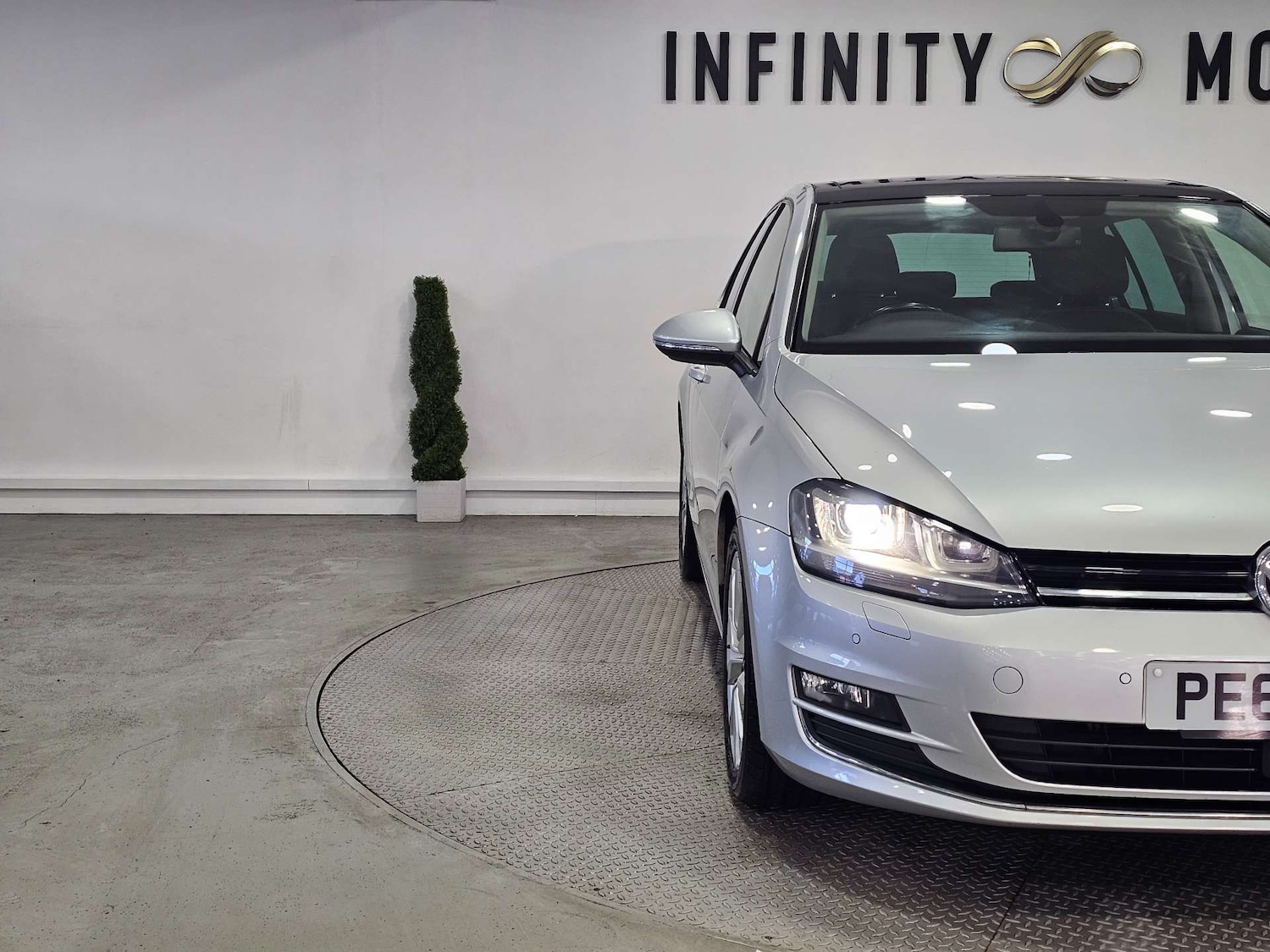Used Volkswagen Golf 2015 for sale - 77151110: Photo 9