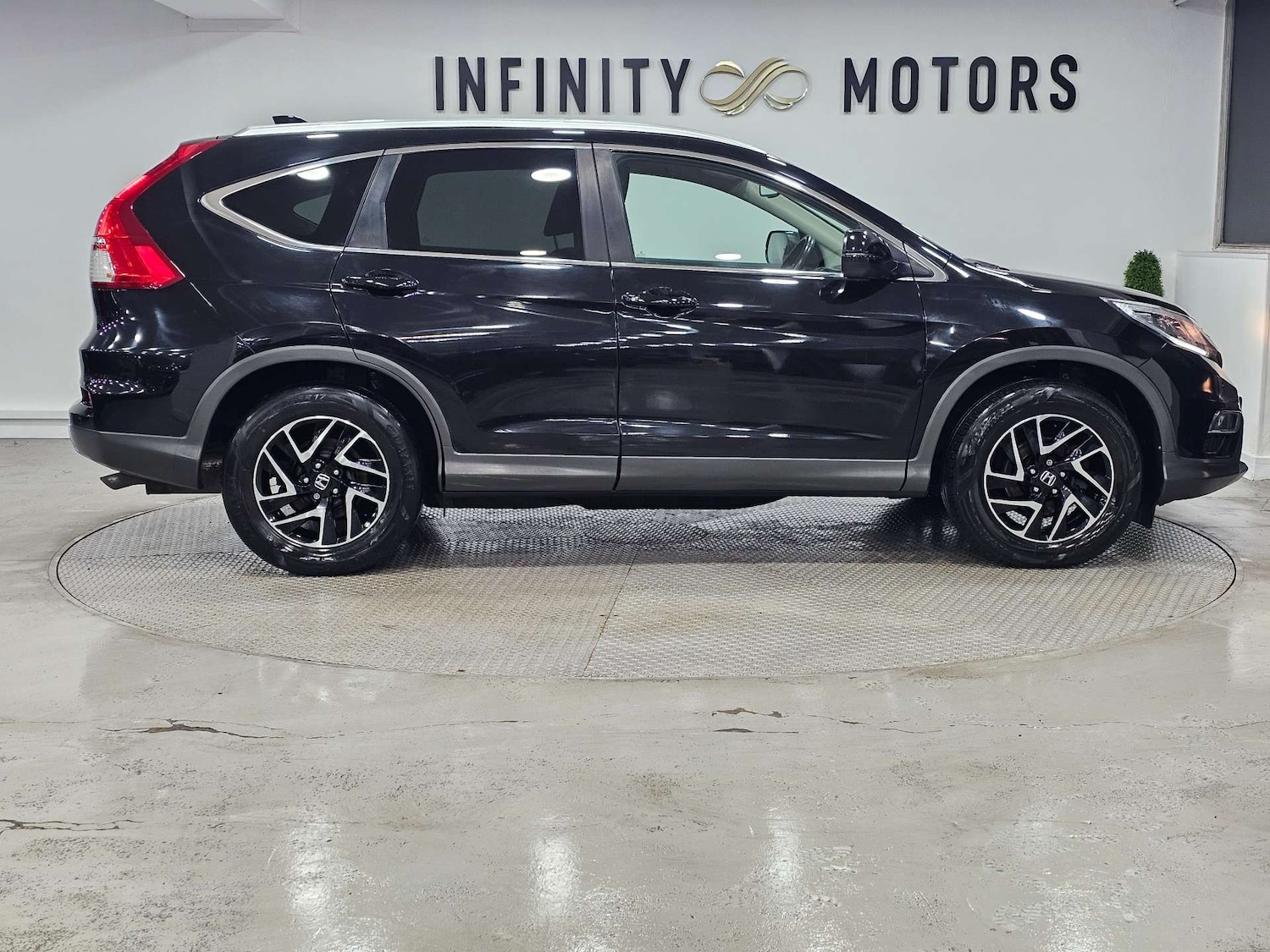 Used Honda CR-V 2017 for sale - 77047454: Photo 35