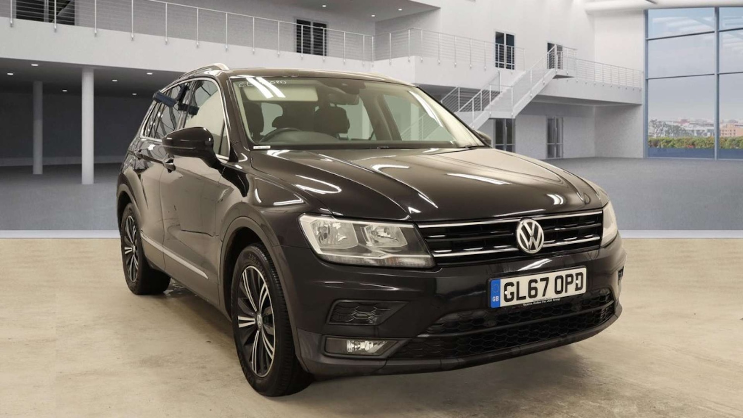 Used Volkswagen Tiguan 2017 for sale - 77643179: Photo 1