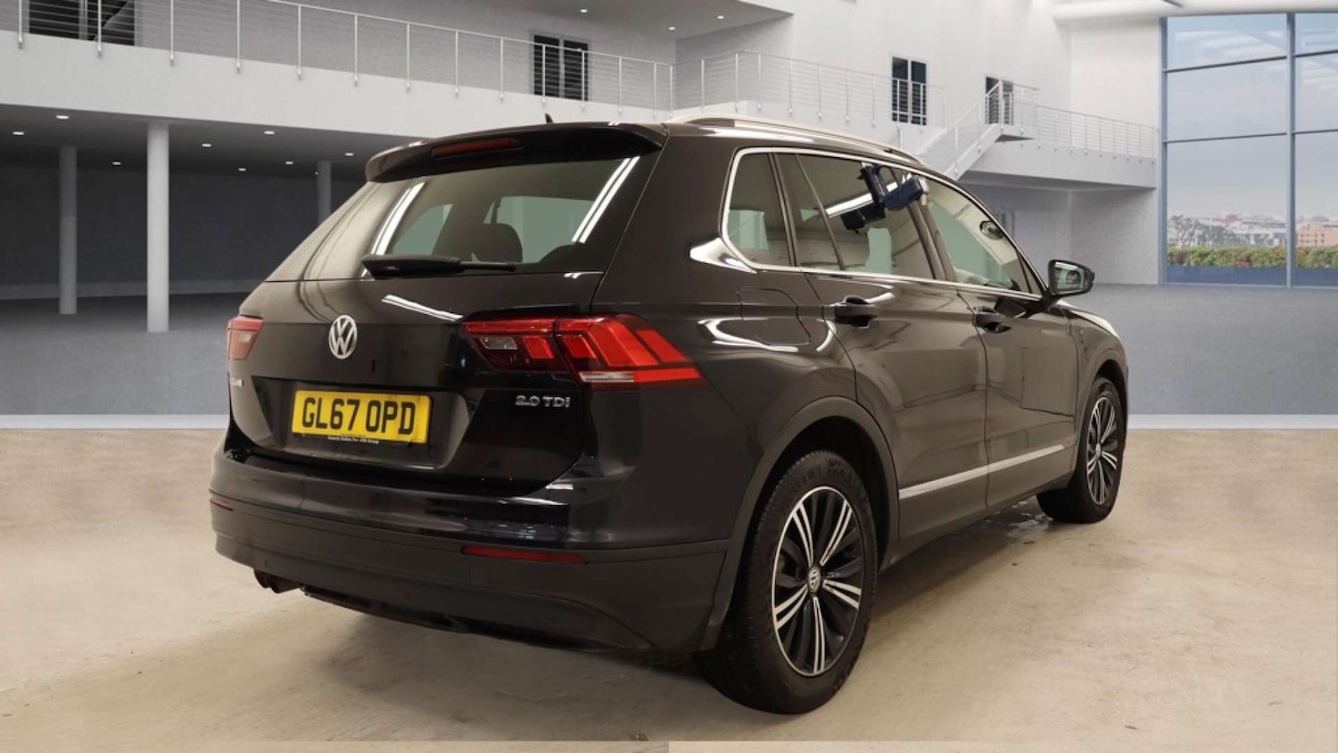 Used Volkswagen Tiguan 2017 for sale - 77643179: Photo 5