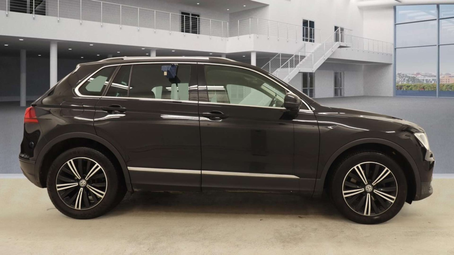 Used Volkswagen Tiguan 2017 for sale - 77643179: Photo 7