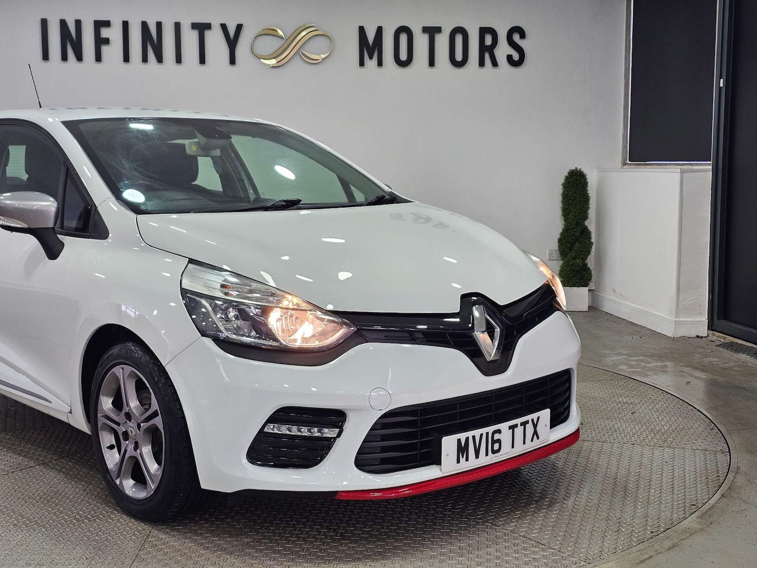 Used Renault Clio 2016 for sale - 77542688: Photo 6