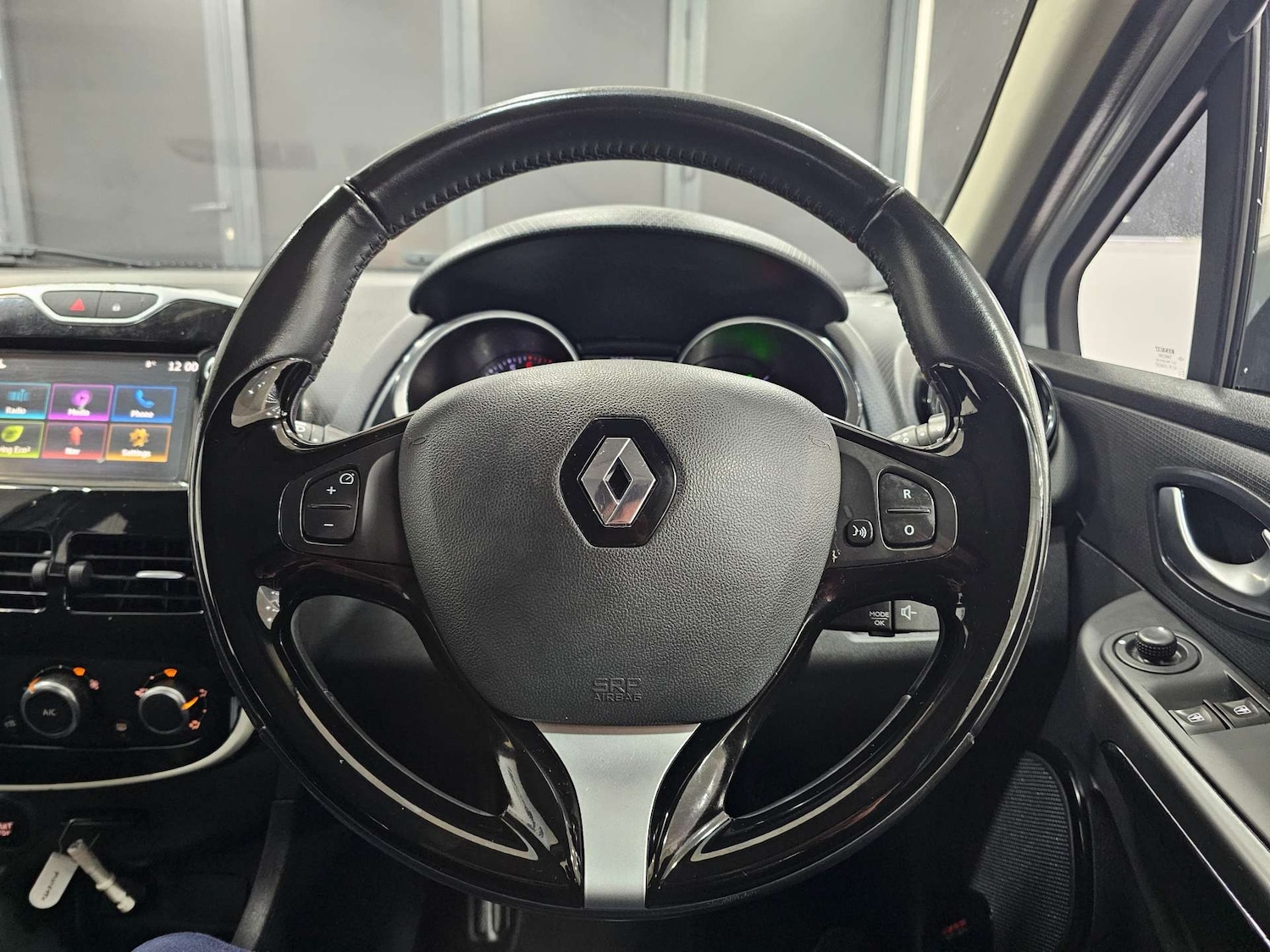 Used Renault Clio 2016 for sale - 77542688: Photo 7