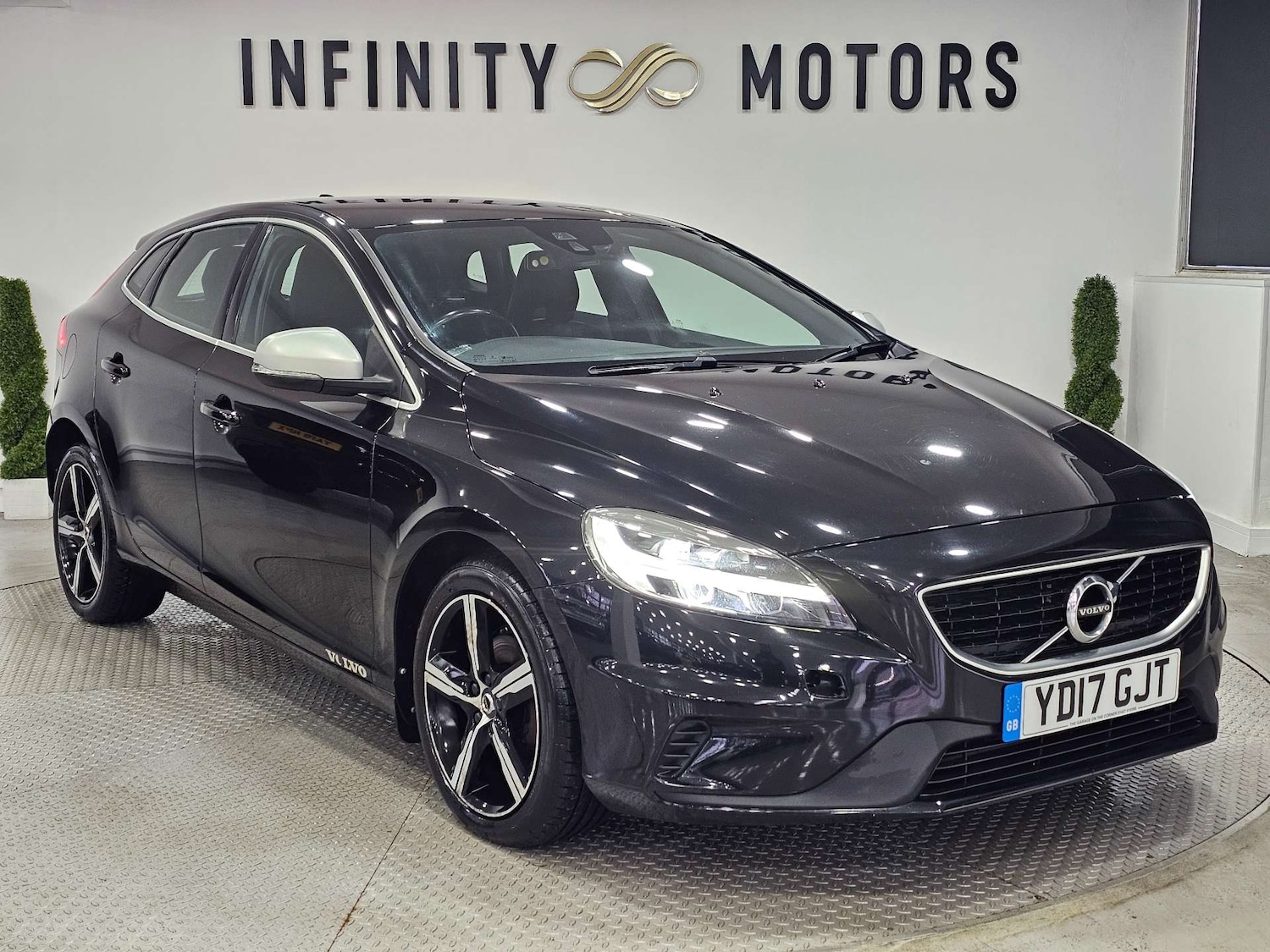 Used Volvo V40 2017 for sale - 77417621: Photo 1