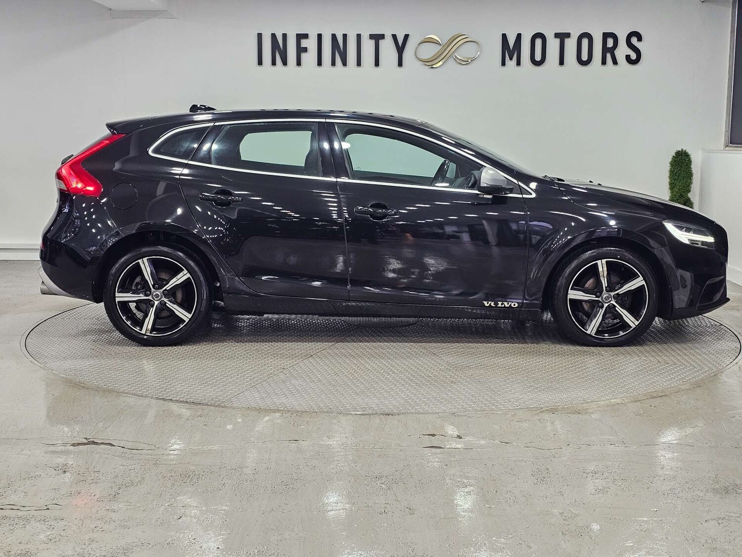Used Volvo V40 2017 for sale - 77417621: Photo 34