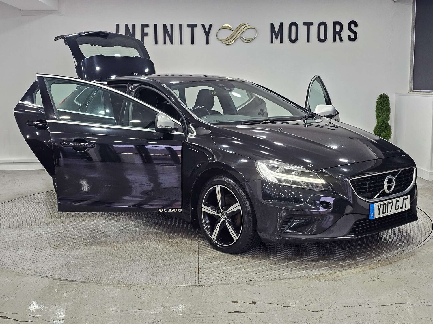 Used Volvo V40 2017 for sale - 77417621: Photo 42