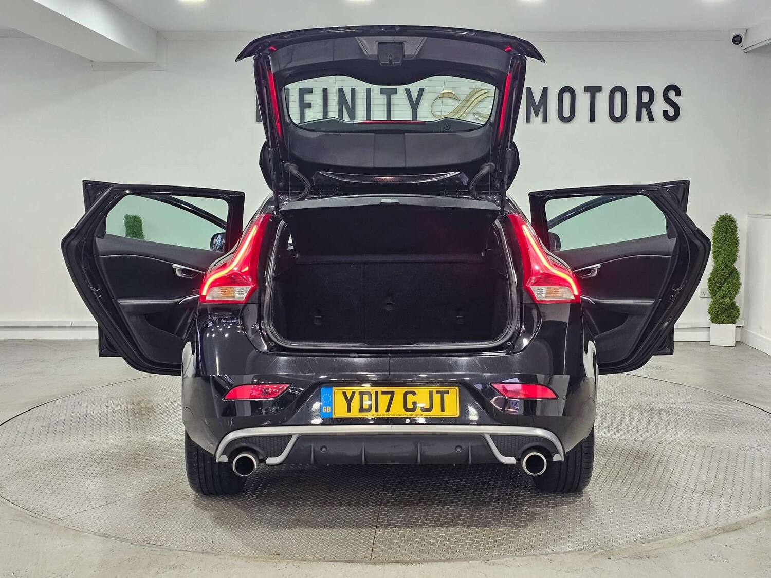 Used Volvo V40 2017 for sale - 77417621: Photo 47