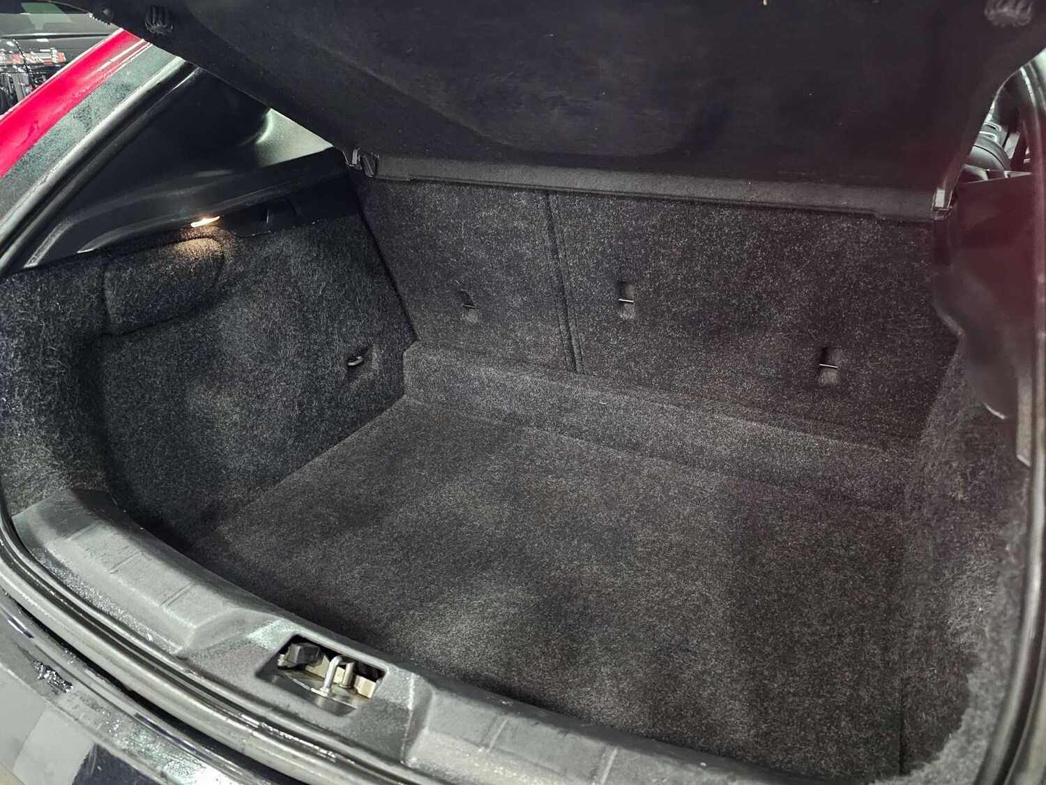 Used Volvo V40 2017 for sale - 77417621: Photo 50