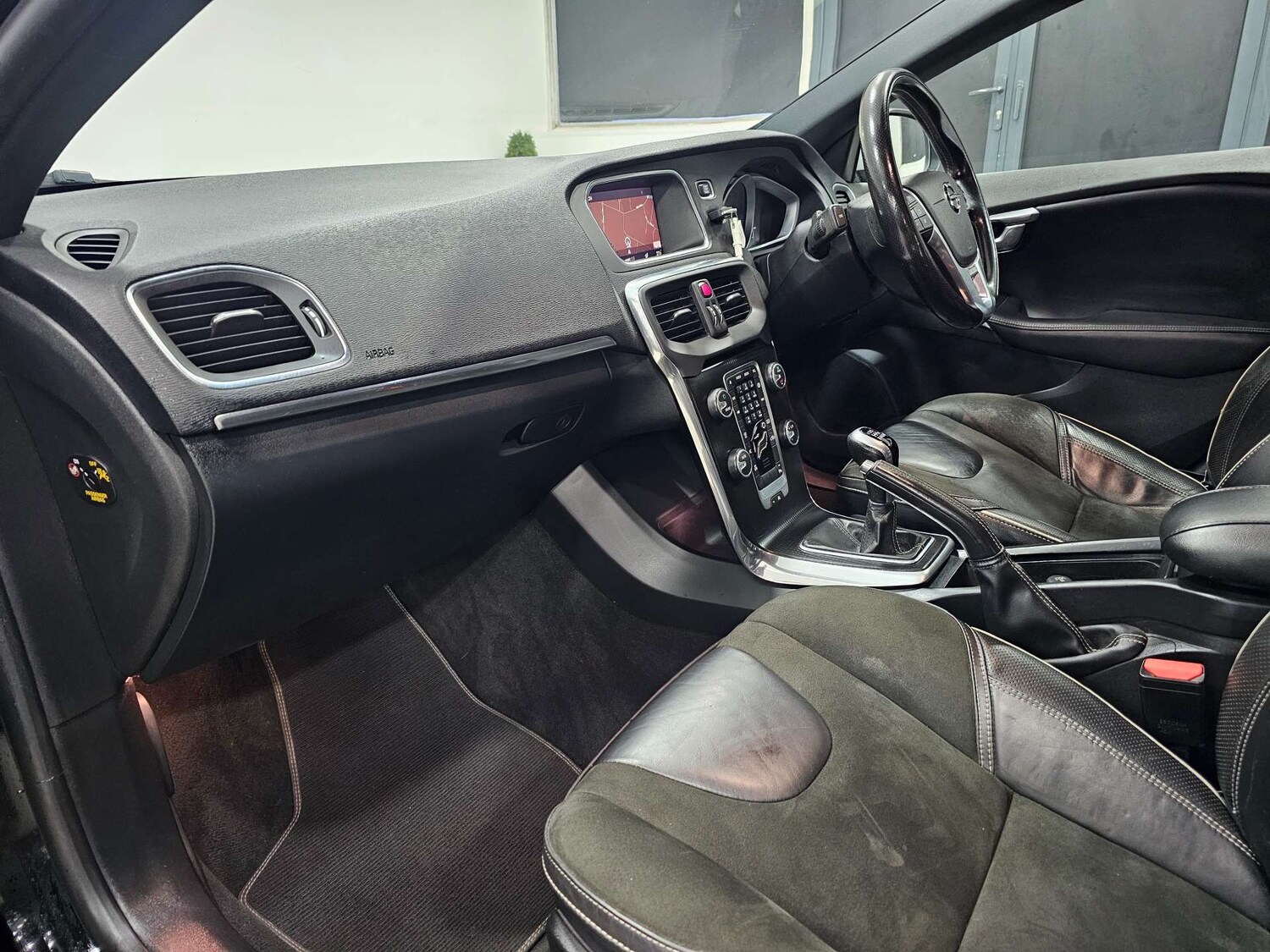 Used Volvo V40 2017 for sale - 77417621: Photo 79