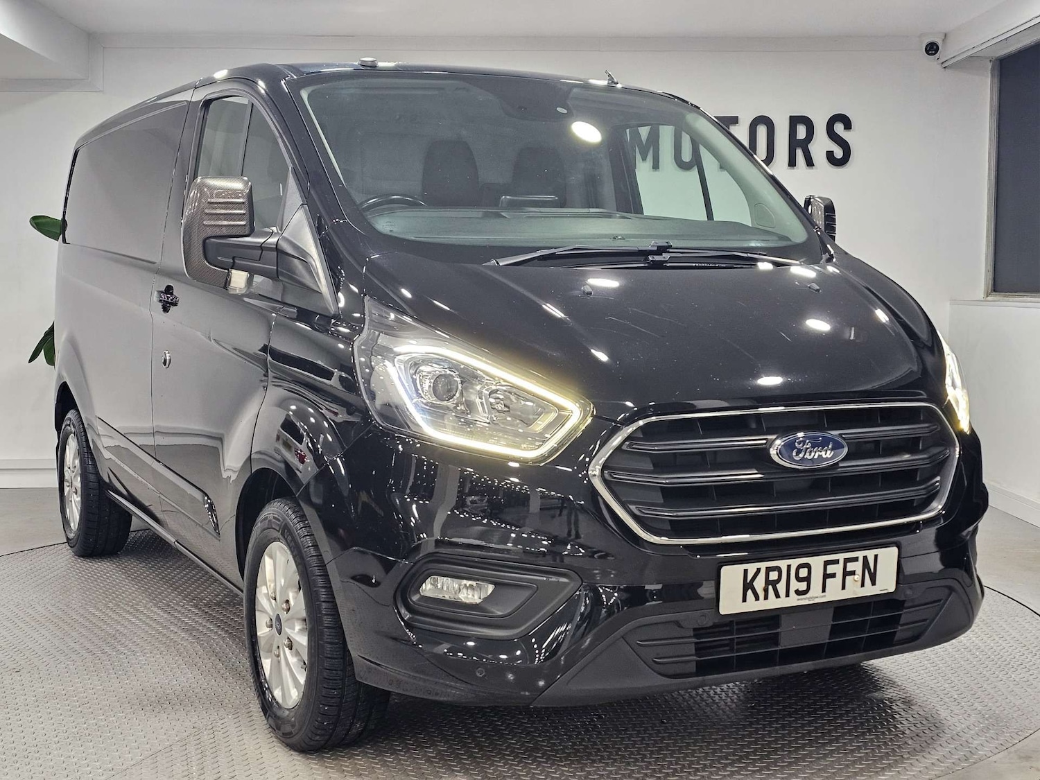 Used Ford Transit Custom 2019 for sale - 77700899: Photo 1