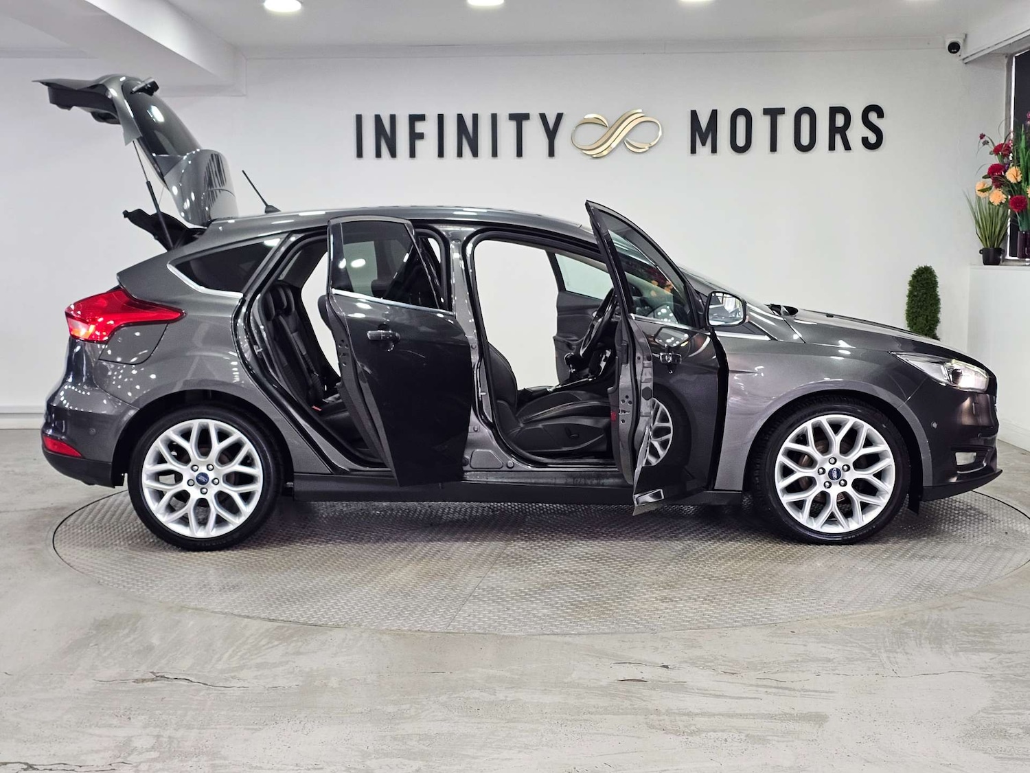 Used Ford Focus 2017 for sale - 76972325: Photo 32