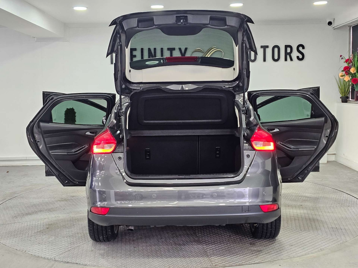 Used Ford Focus 2017 for sale - 76972325: Photo 35