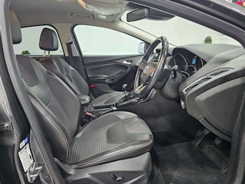 Used Ford Focus 2017 for sale - 76972325: Photo