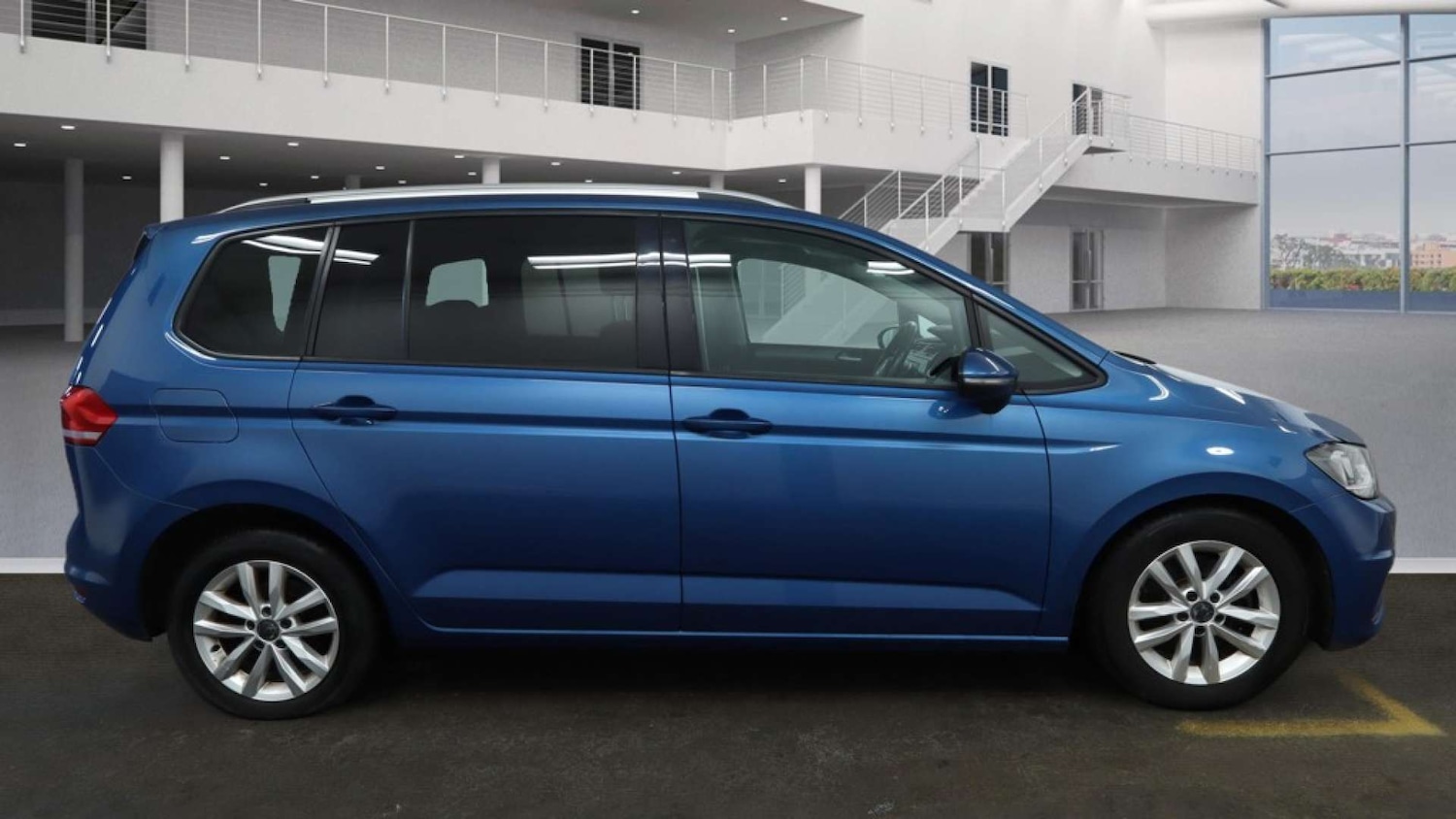 Used Volkswagen Touran 2016 for sale - 77073386: Photo 5