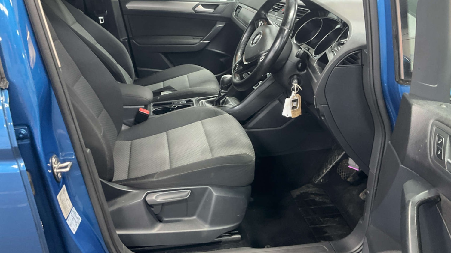 Used Volkswagen Touran 2016 for sale - 77073386: Photo 9