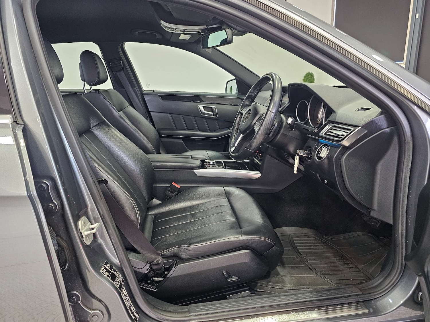 Used Mercedes-Benz E Class 2015 for sale - 78083581: Photo 3