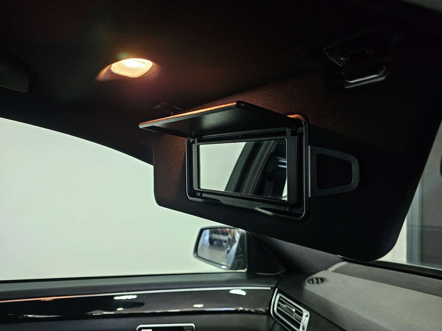 Used Mercedes-Benz E Class 2015 for sale - 78083581: Photo 75