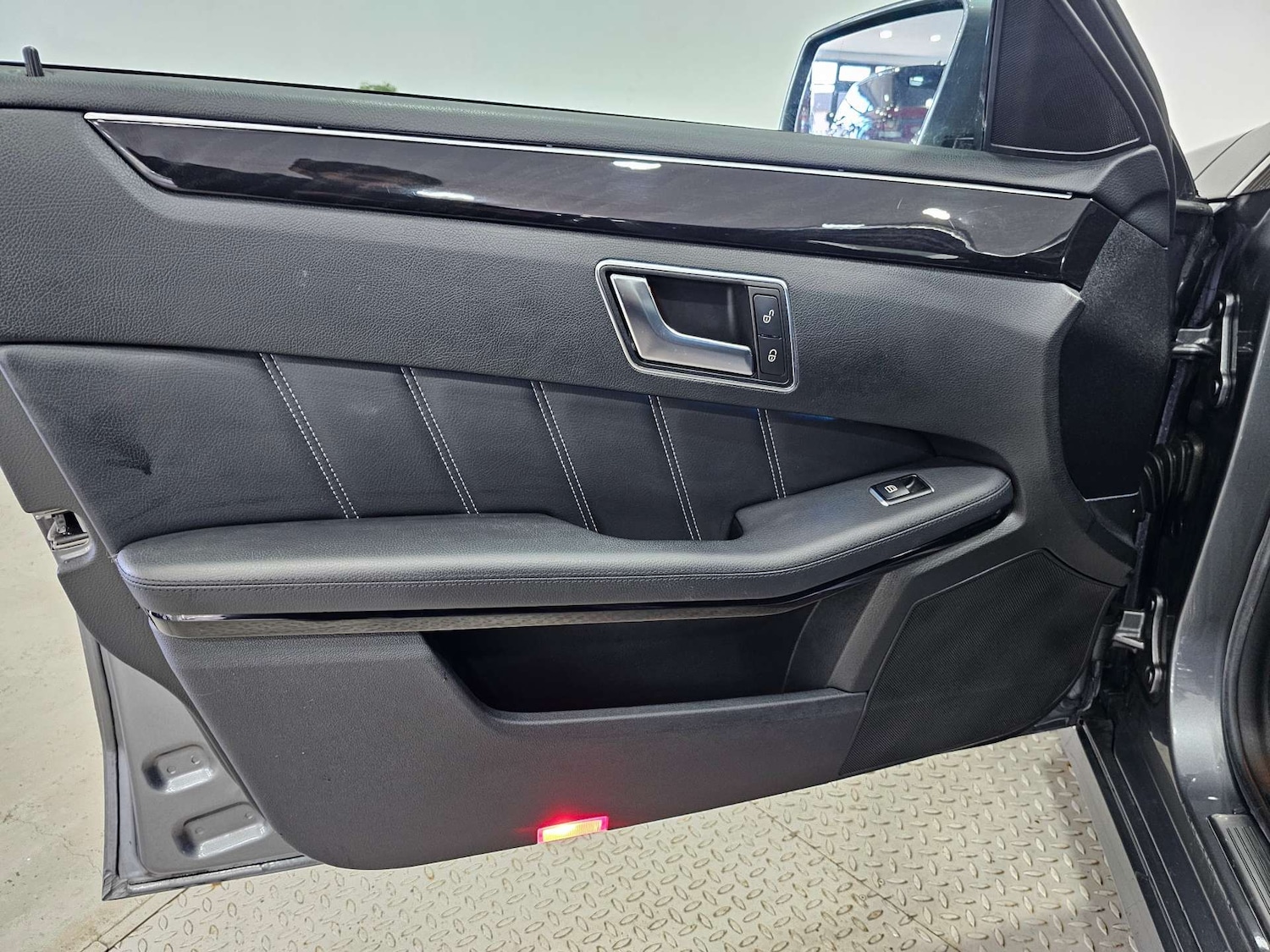 Used Mercedes-Benz E Class 2015 for sale - 78083581: Photo 88